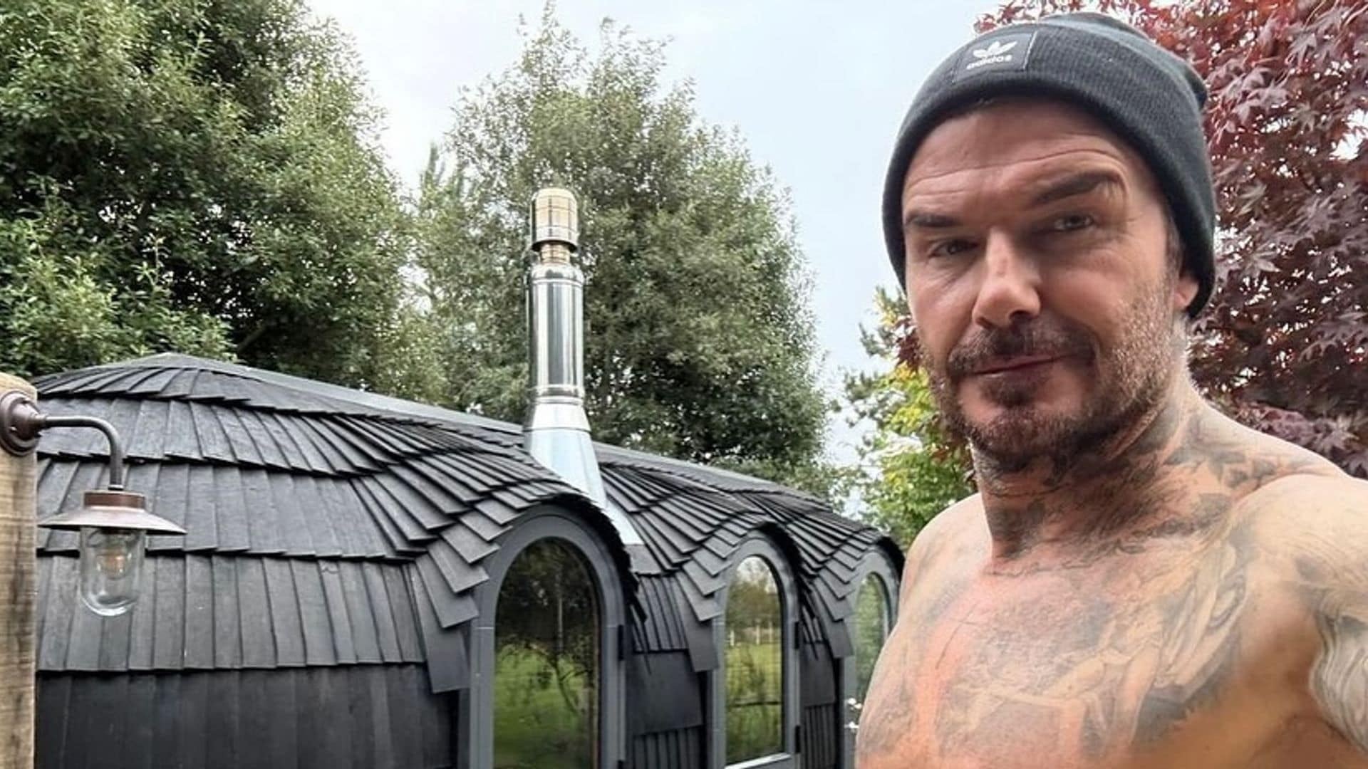 David Beckham con su iglú/sauna de humo, uno de sus bienes más preciados