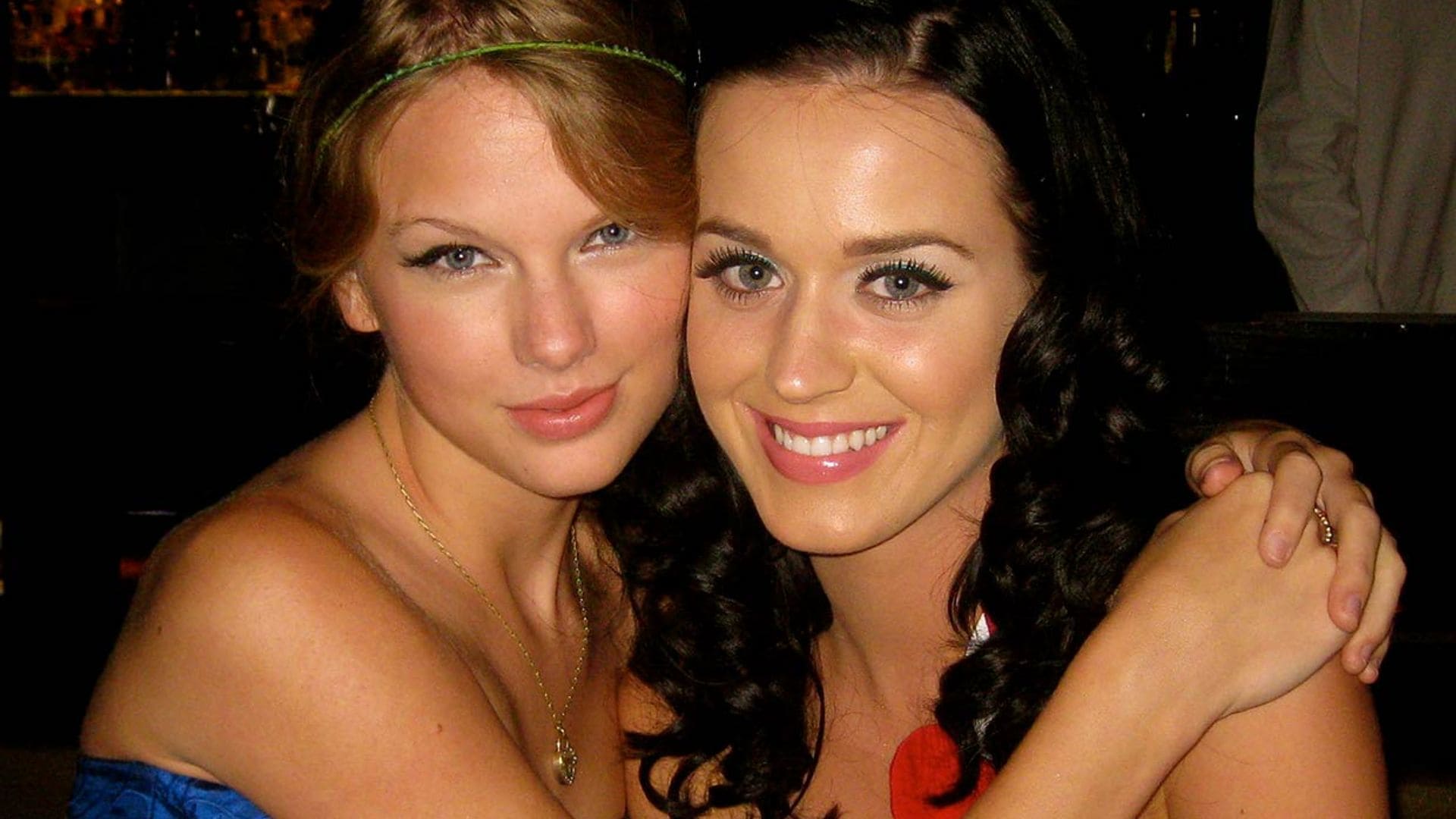 El regalo personalizado bordado a mano que Taylor Swift le ha hecho a Katy Perry