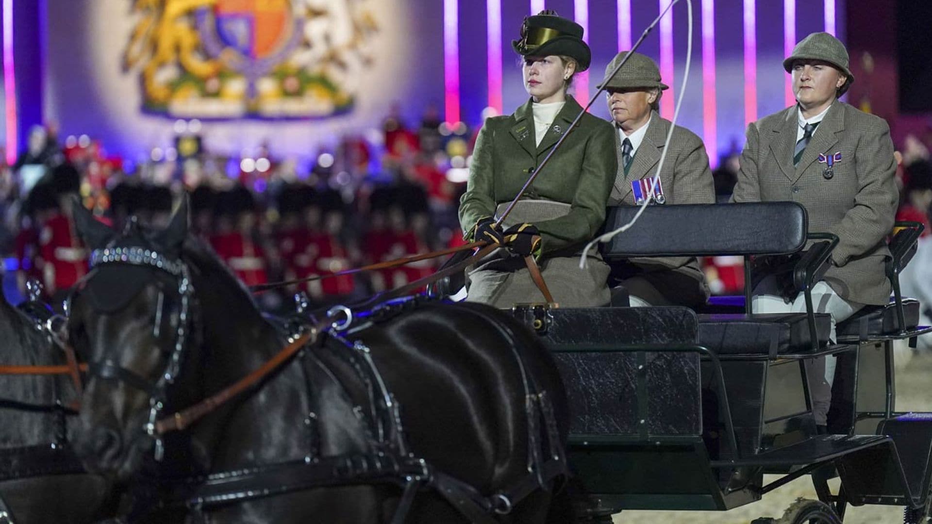 Lady Louise Windsor rinde tributo a su abuela, Isabel II, con un emocionante guiño al duque de Edimburgo