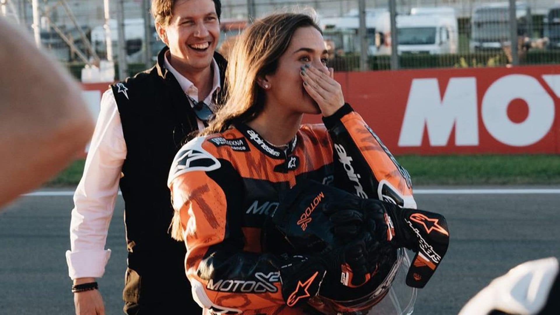 María Pombo, más 'Motomami' que nunca junto a Marc Márquez o Fonsi Nieto