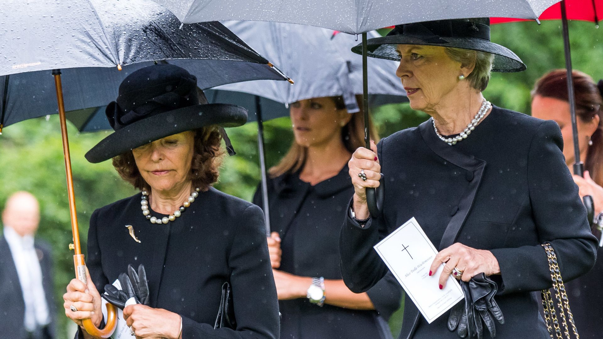 Silvia de Suecia en el funeral de la condesa Alice