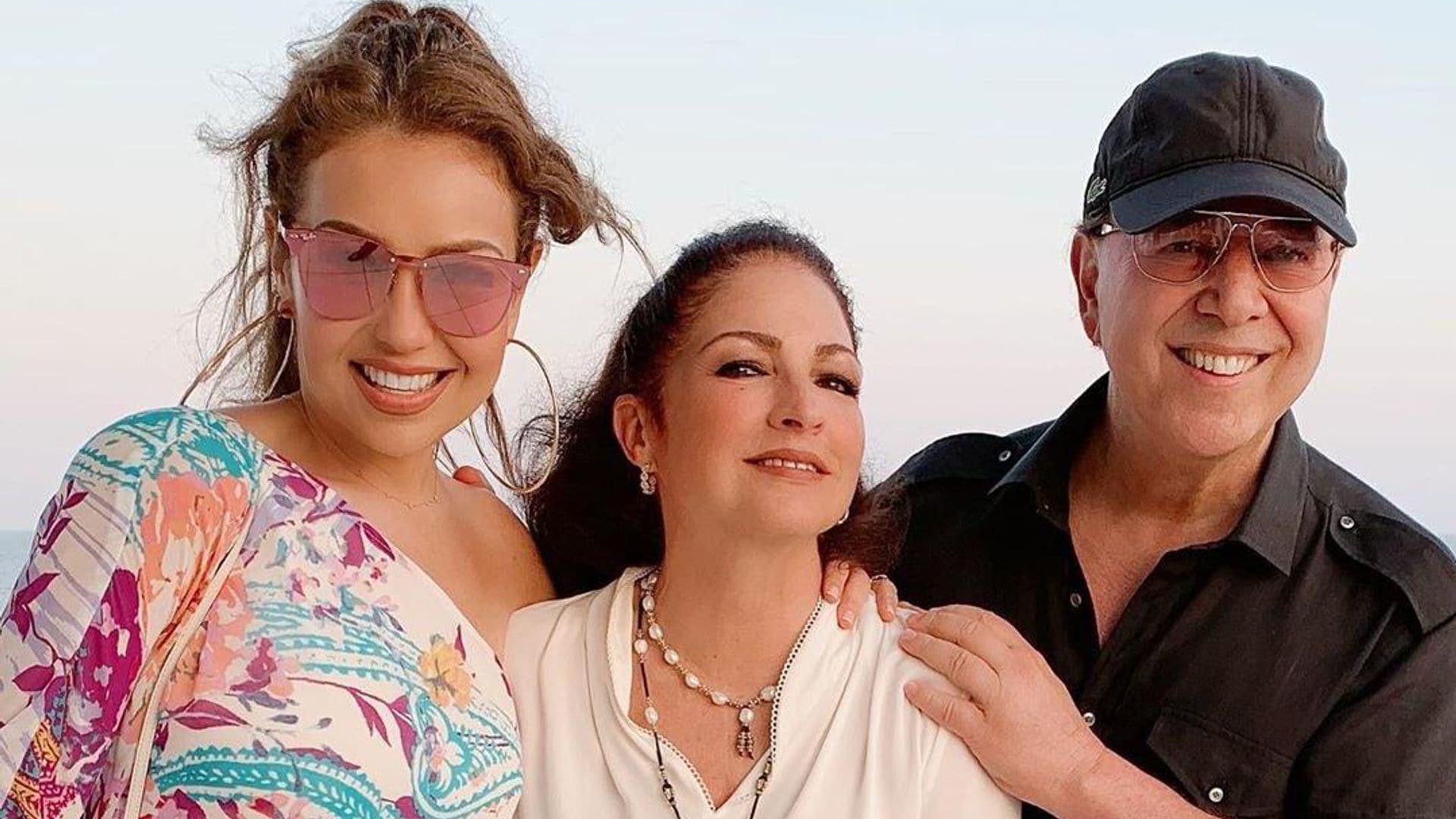 Thalía y Gloria Estefan pasan una divertida tarde de amigas en la playa