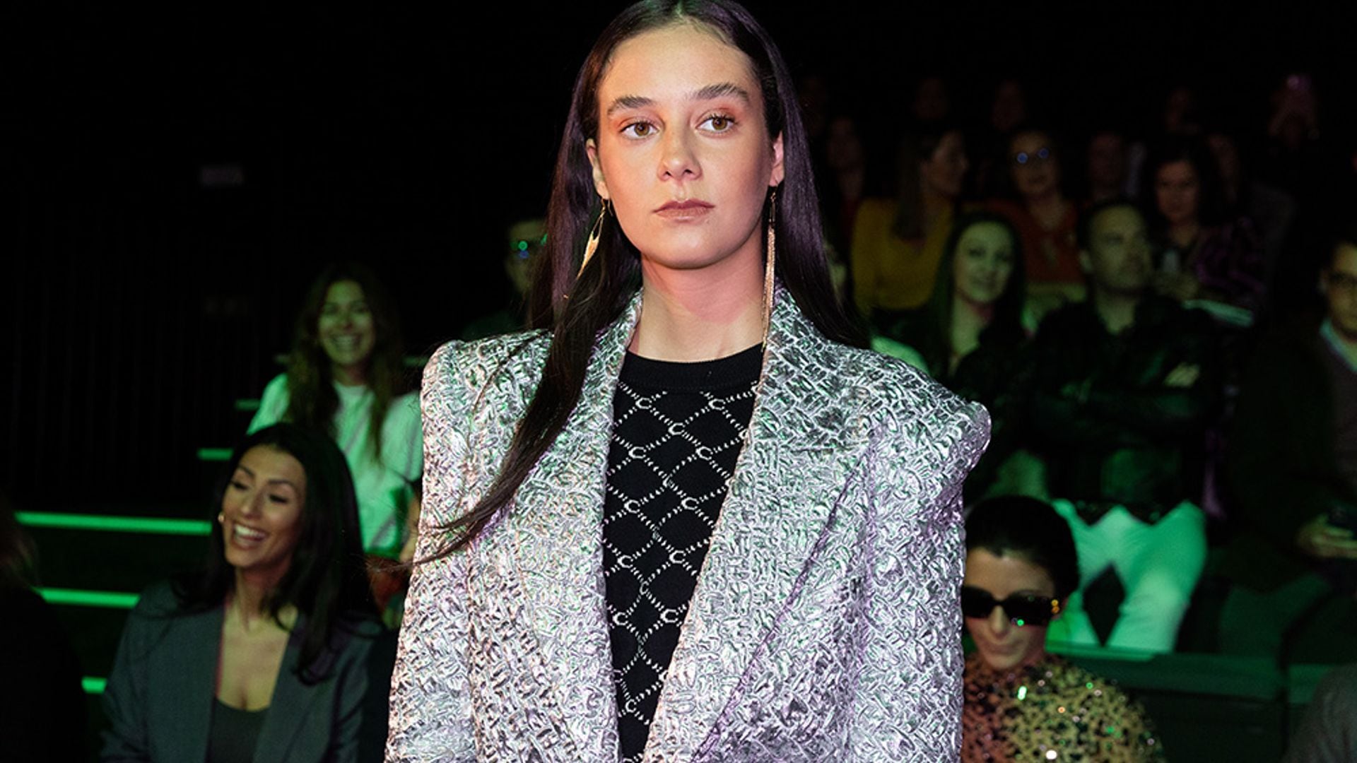 Victoria de Marichalar deslumbra en Madrid Fashion Week con el conjunto ochentero más rompedor