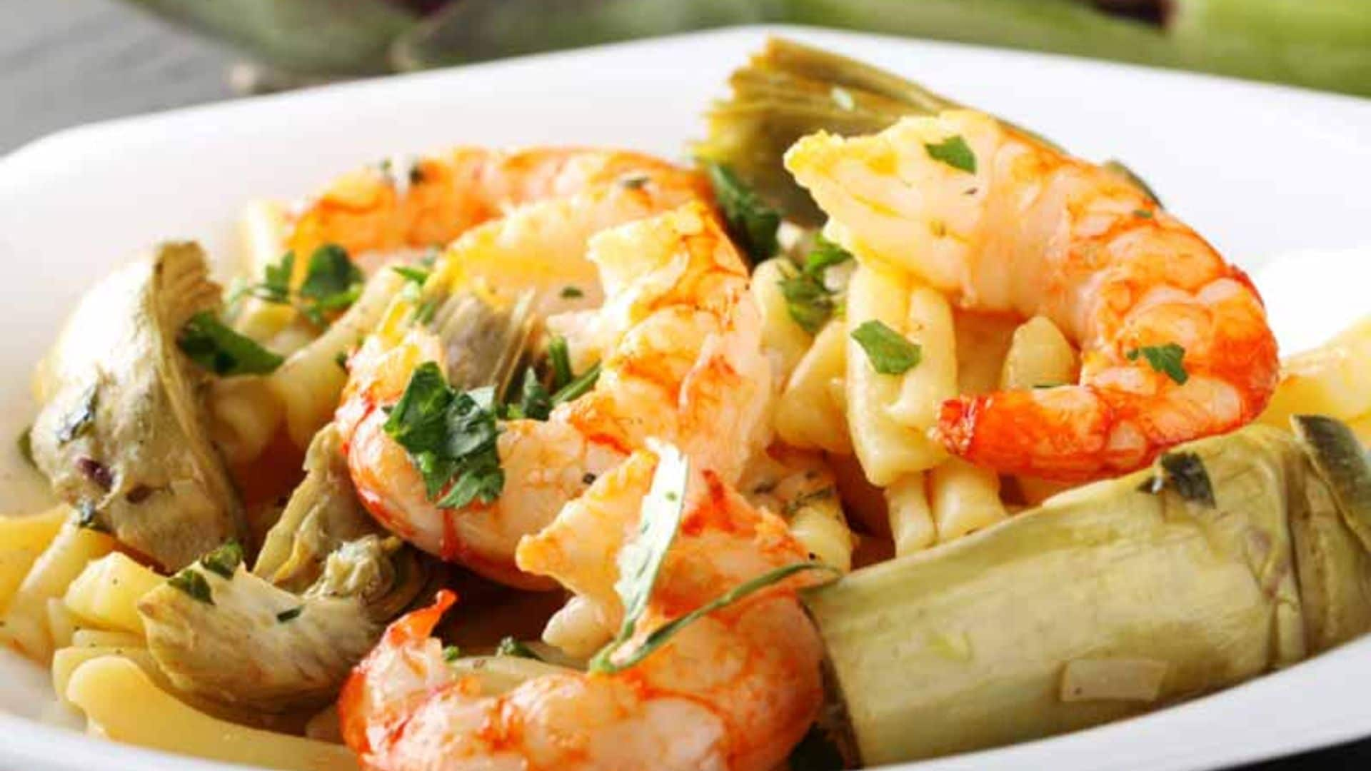 Alcachofas con gambas y pasta