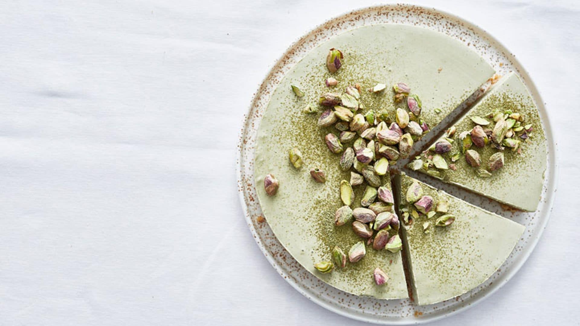 'Cheesecake' de té 'matcha' con pistachos