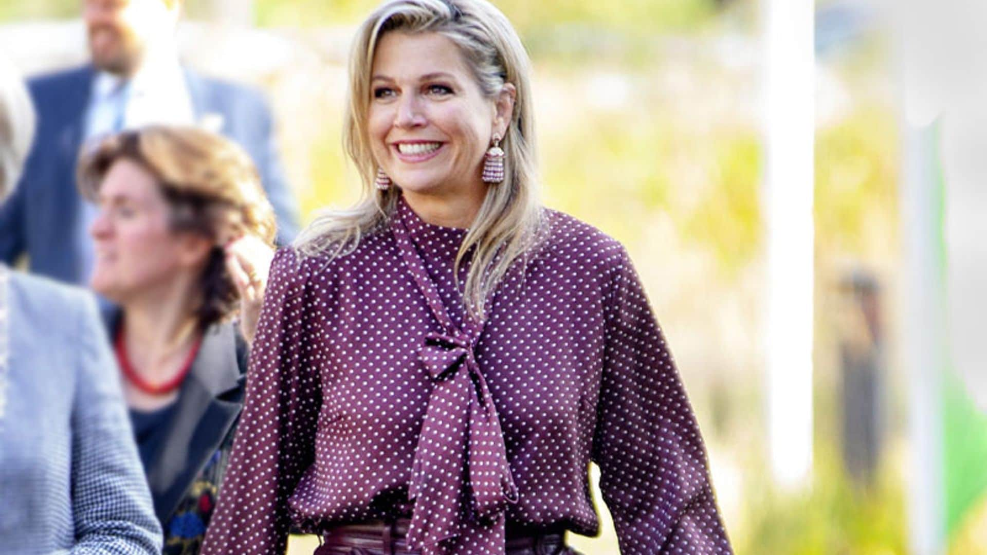 Máxima muestra por fin su estreno de Zara con un look impecable