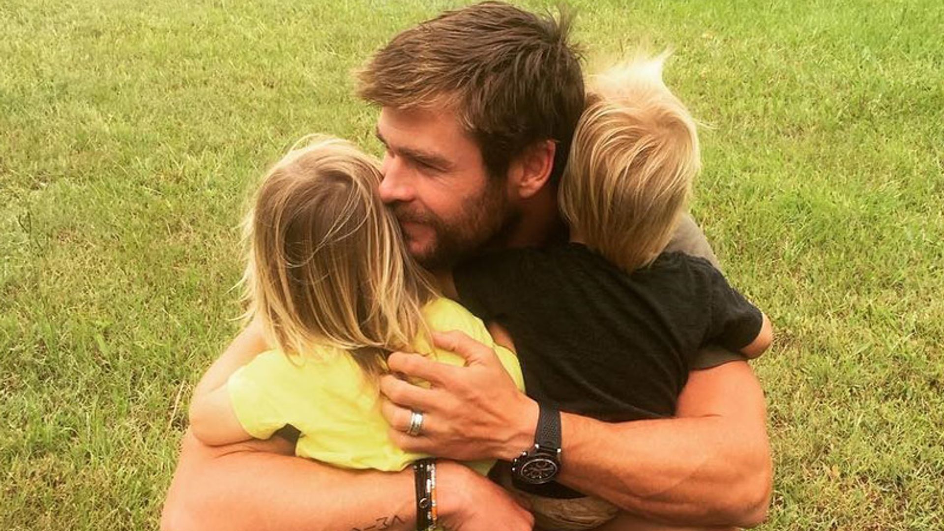 El divertido vídeo de los hijos de Chris Hemsworth y Elsa Pataky que termina ¡con sorpresa!