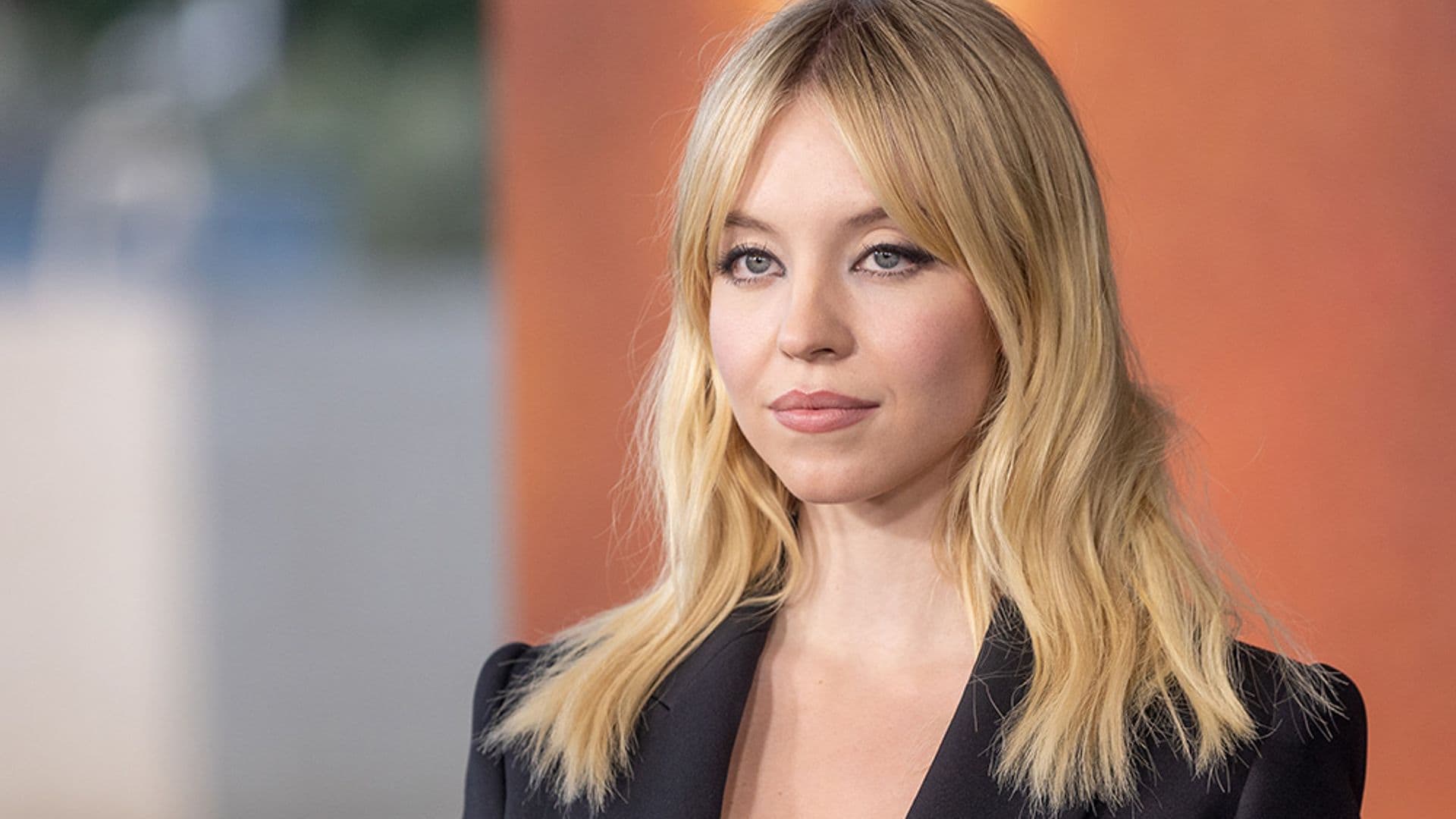 Sydney Sweeney se pasa a la media melena con un cambio de look al más puro estilo 'Old Hollywood'