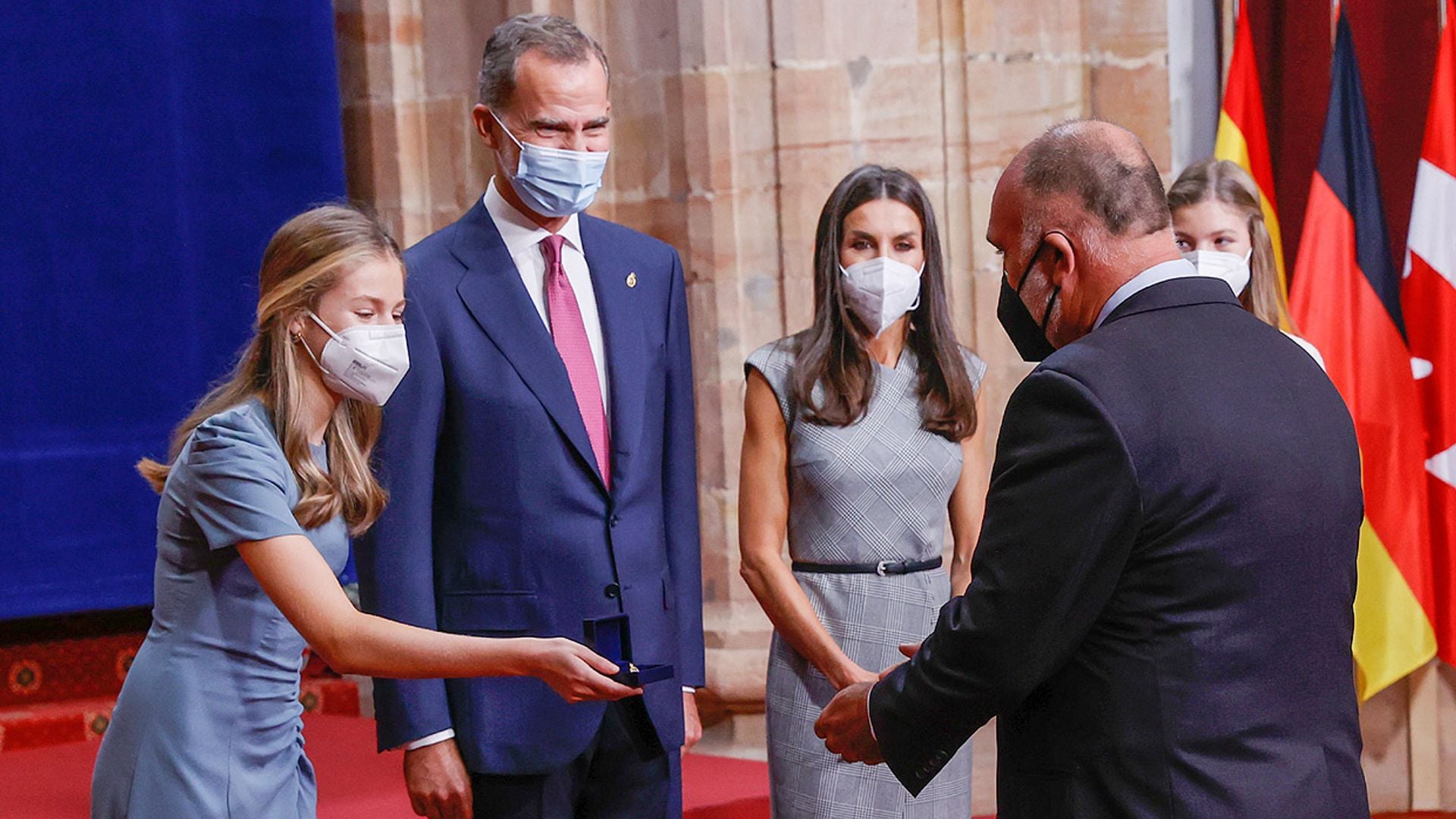 Todas las anécdotas de los Reyes y sus hijas en la audiencia de los Premios Princesa de Asturias