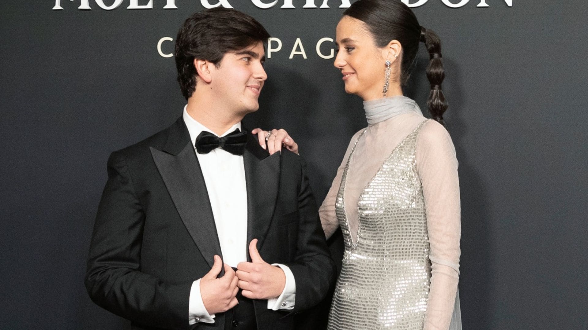 Victoria de Marichalar y Jorge Bárcenas ya posan juntos y enamorados en la alfombra roja