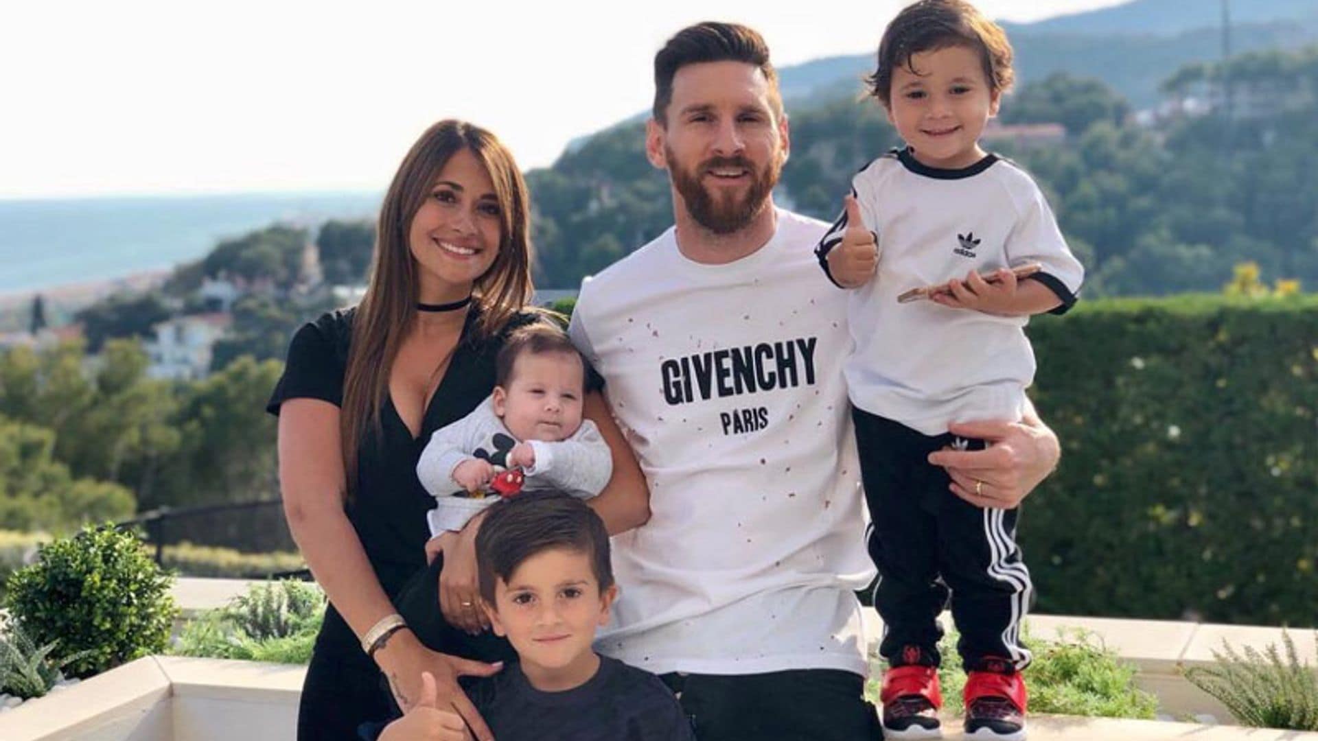 Los divertidos comentarios de los hijos de Leo Messi al ver a su padre jugando al fútbol con su perro