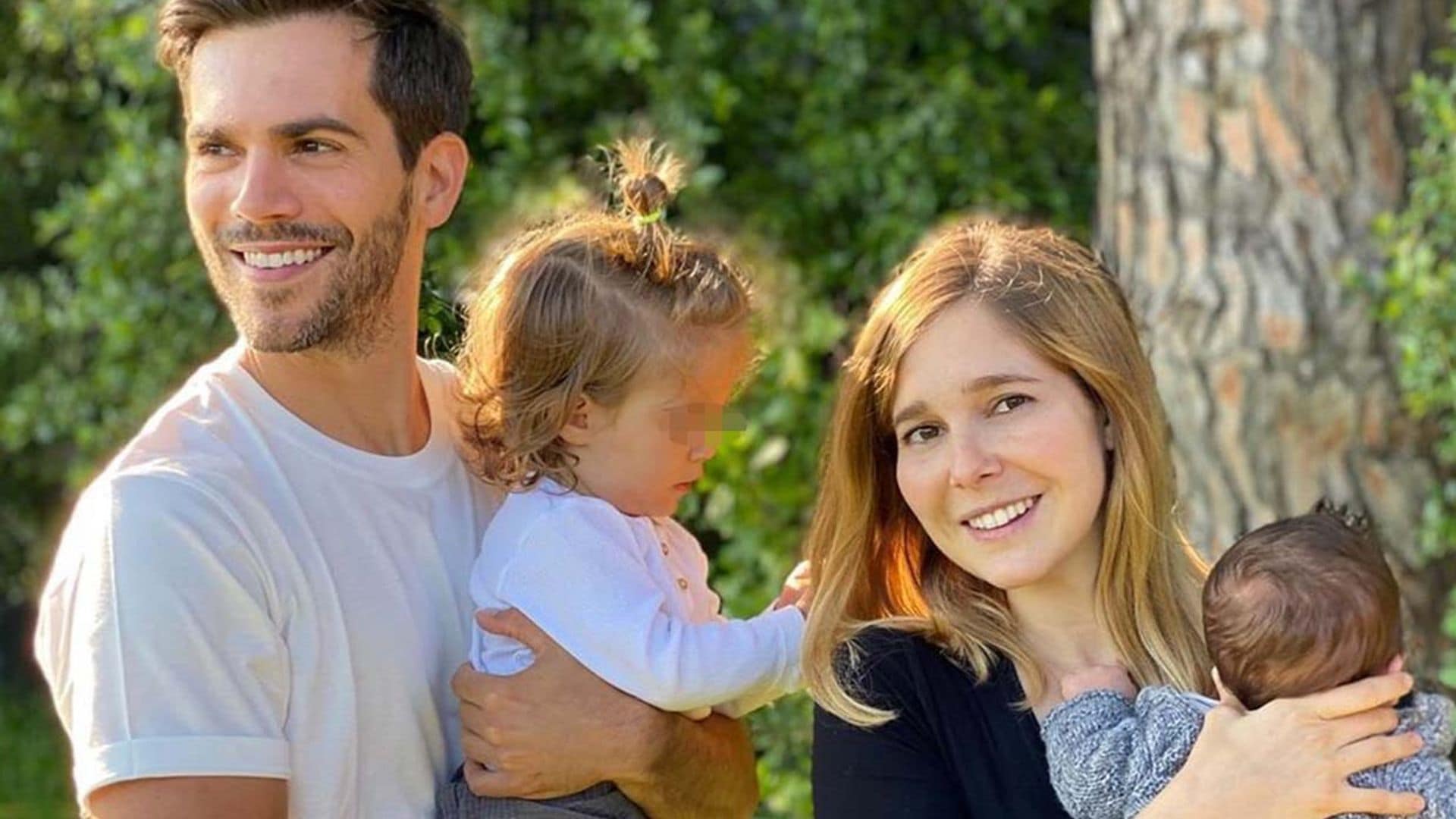 El simpático gesto de la hija de Natalia Sánchez y Marc Clotet con los animales del parque