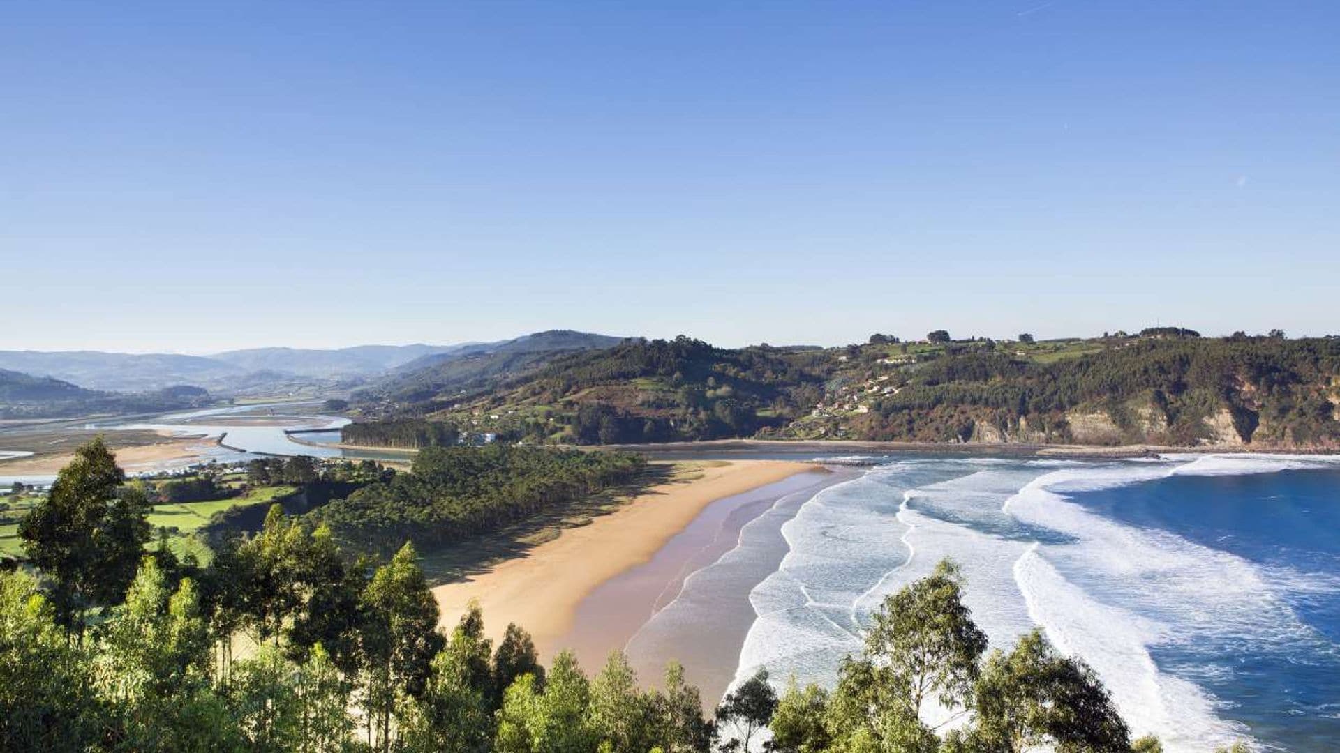 Diez playas del Cantábrico con bandera azul, insuperables