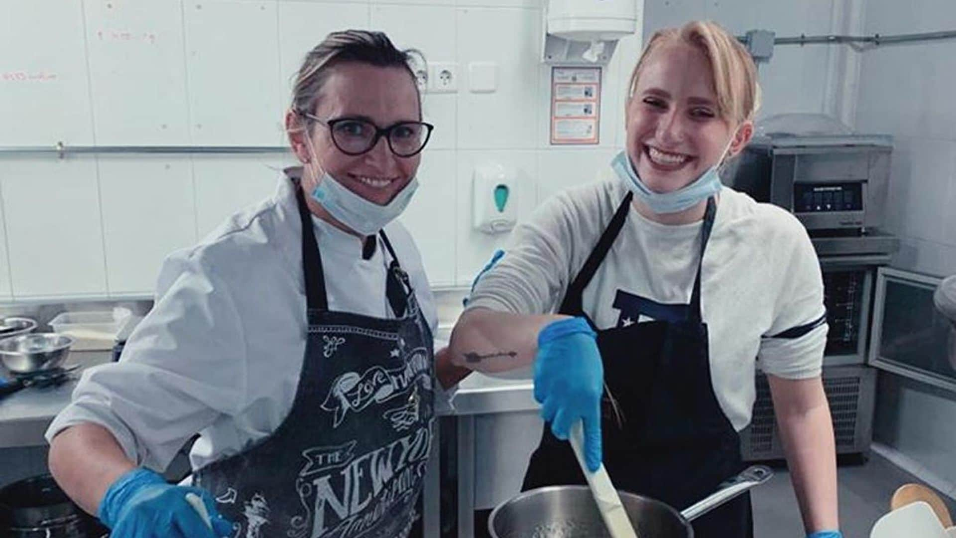 Ainhoa Arteta nos presenta a su pinche de cocina: su hija Sarah