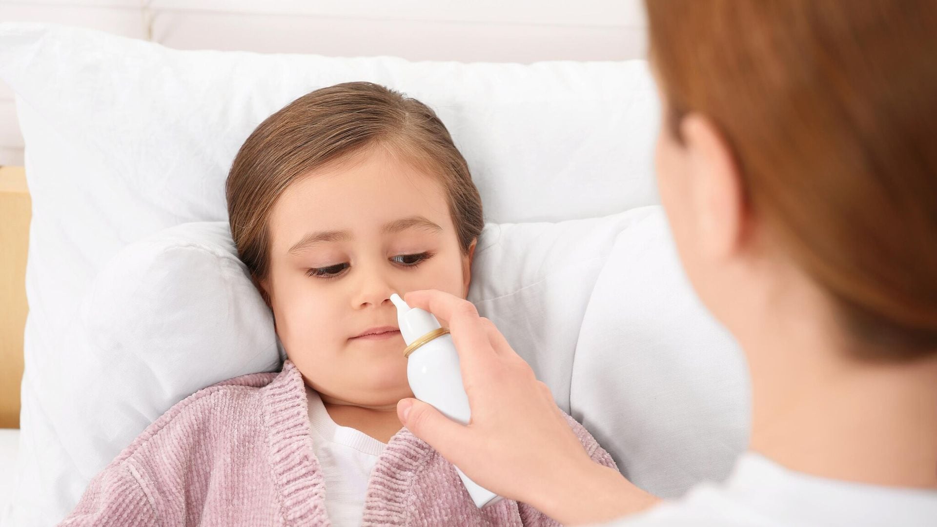 Los mejores consejos para hacer bien el lavado nasal a bebés y niños