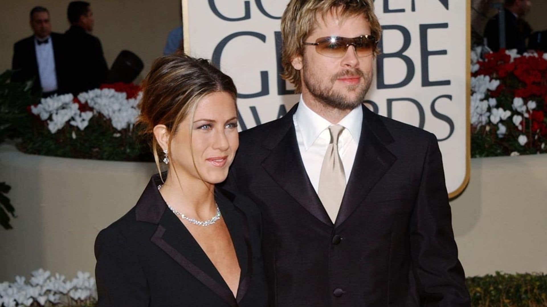 Entre bromas y miradas cómplices: así ha sido el reencuentro de Jennifer Aniston y Brad Pitt en los Globos de Oro