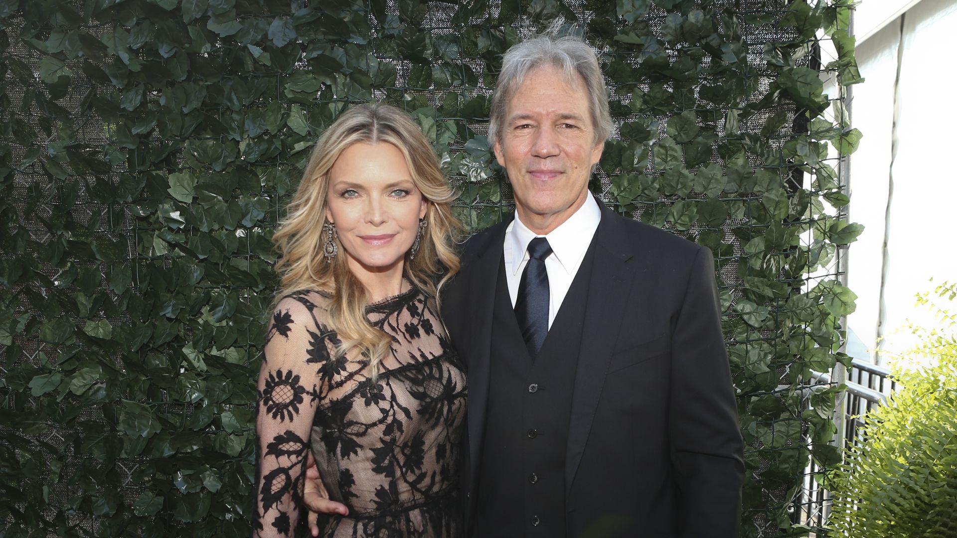 Michelle Pfeiffer rompe un pacto con su marido después de 30 años de matrimonio