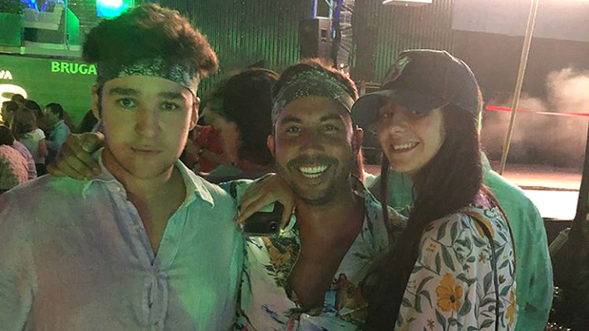 La divertida noche hawaiana de Victoria Federica de Marichalar y su hermano Felipe