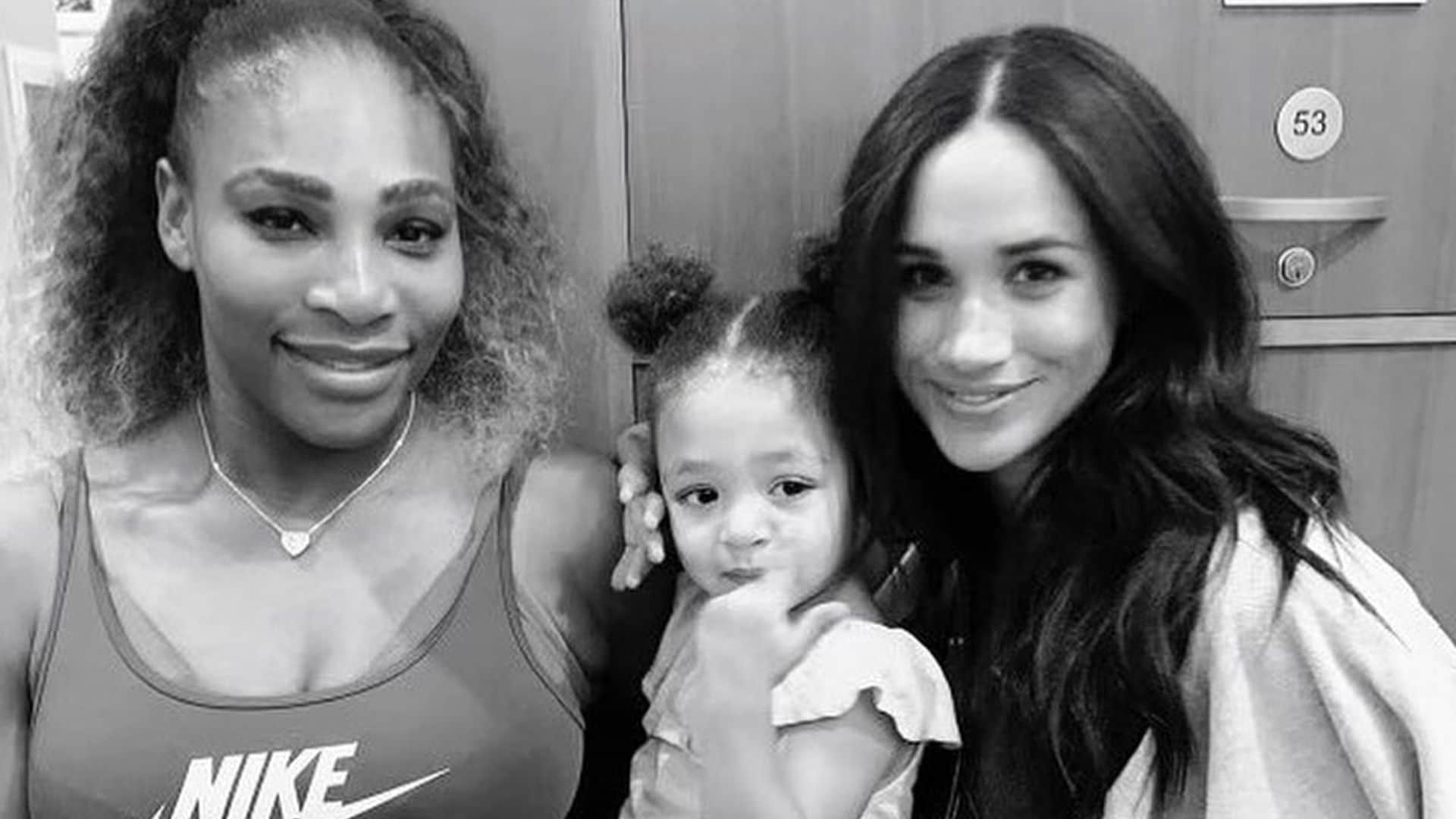 La imagen de la amistad: Serena Williams posa con Meghan Markle y la pequeña Olympia se cuela en la foto