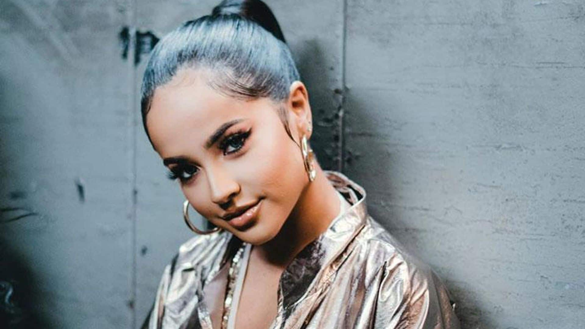 Becky G se lanza a una nueva aventura con el estreno de su podcast ‘En la Sala’