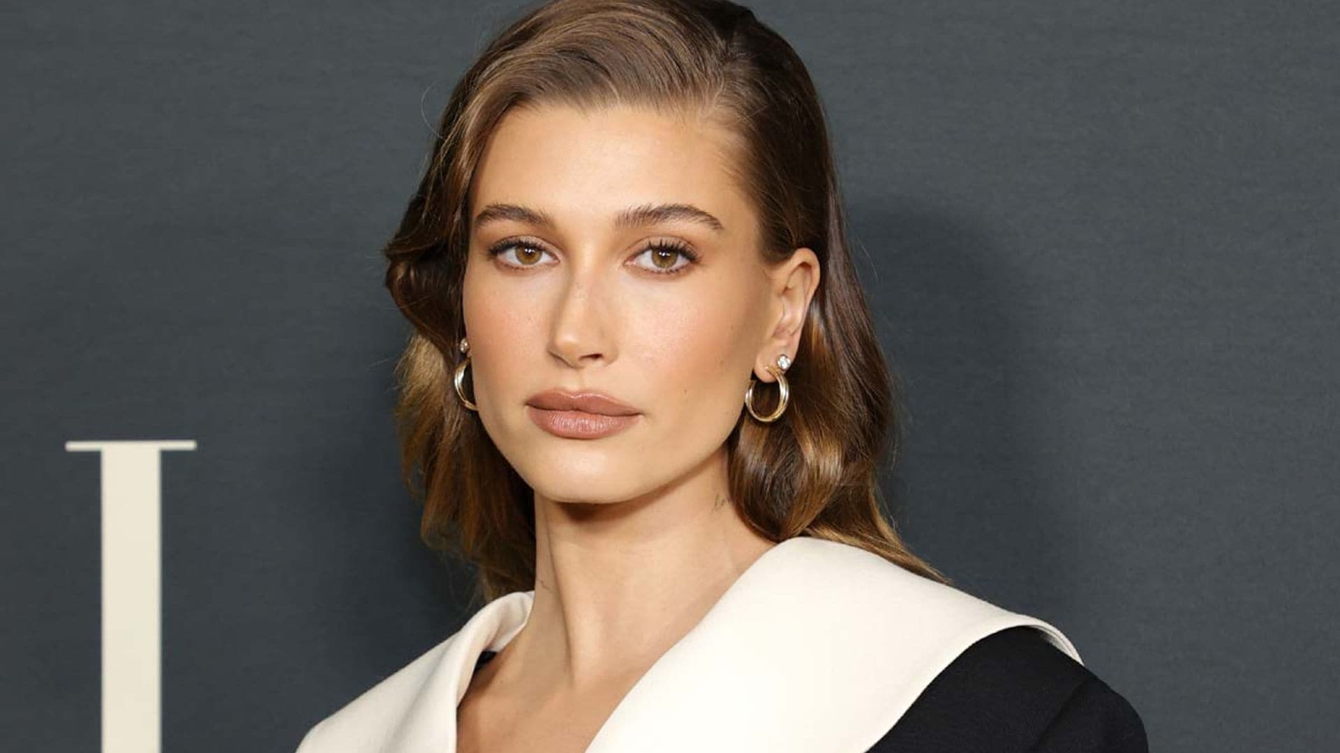 Hailey Baldwin se atreve con el look más polémico de Kim Kardashian