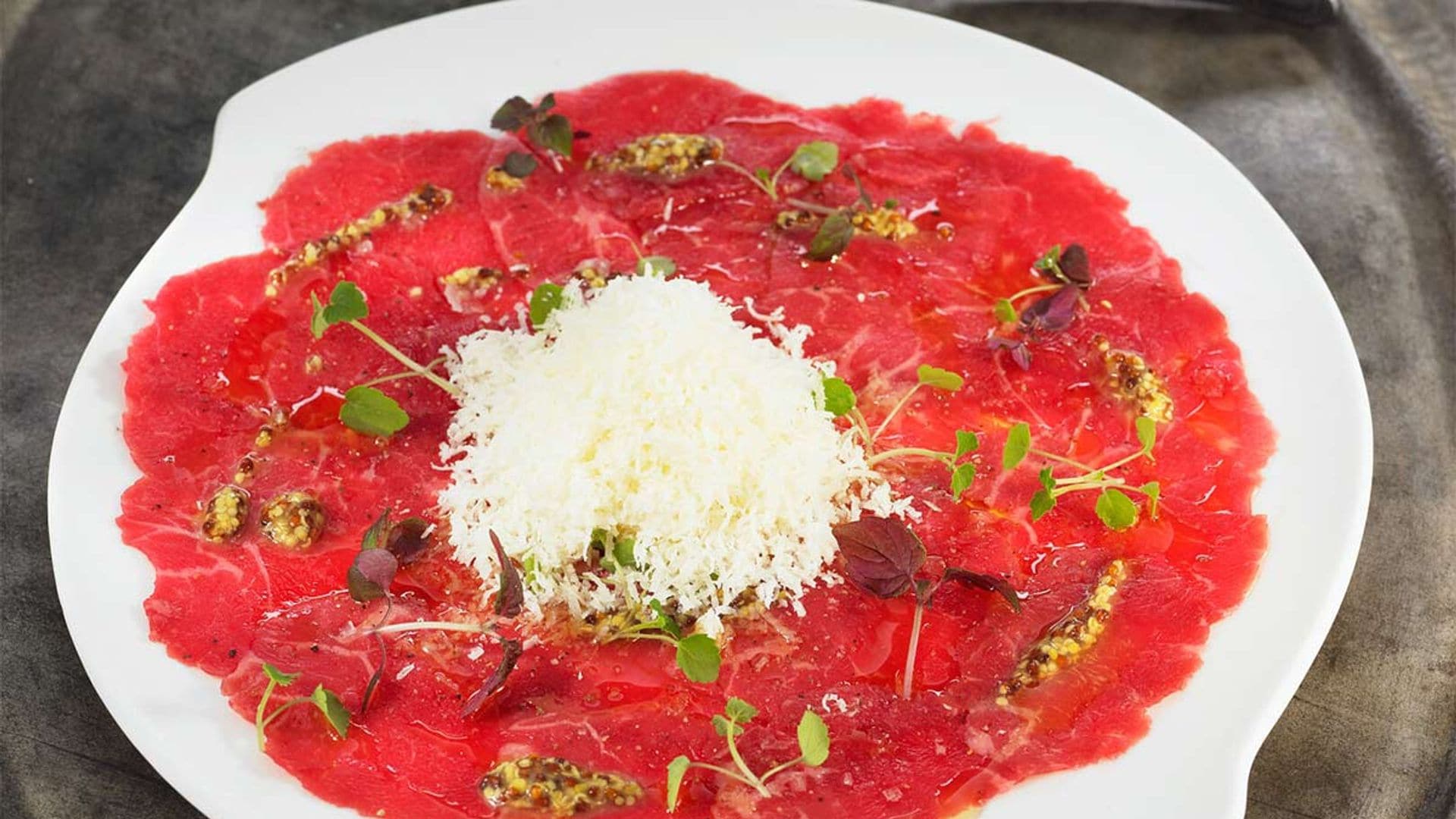 'Carpaccio' de ternera con nube de queso parmesano