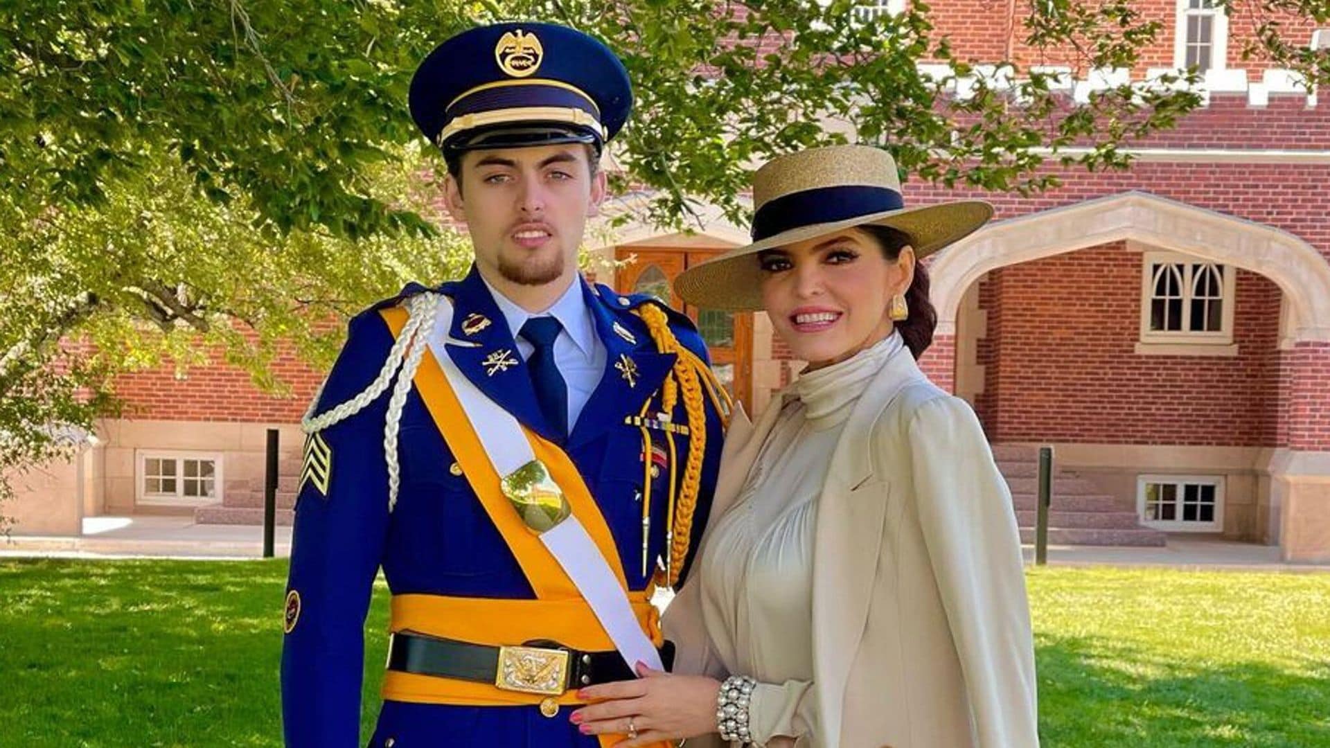 Ana Bárbara se muestra como la mamá más orgullosa en la graduación de su hijo mayor