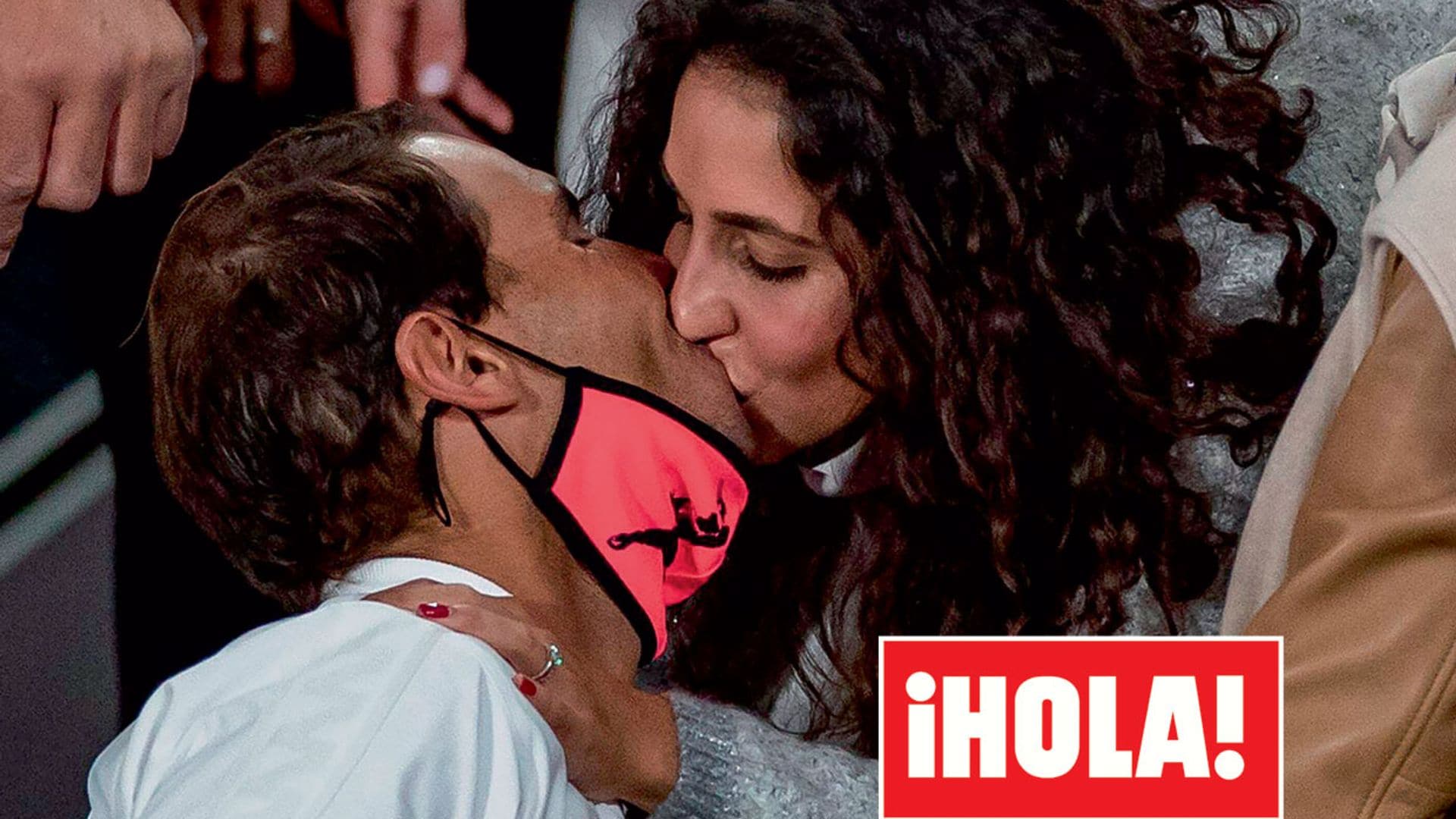 En ¡HOLA!: Rafa Nadal, el beso del campeón en su primer aniversario de boda con Mery Perelló