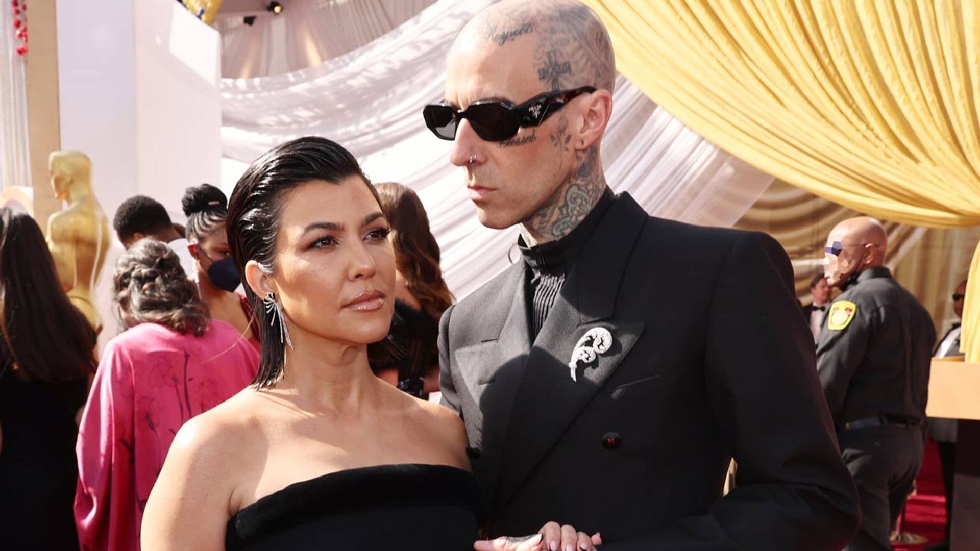 Travis Barker reaparece en un plan familiar con Kourtney Kardashian tras ser dado de alta