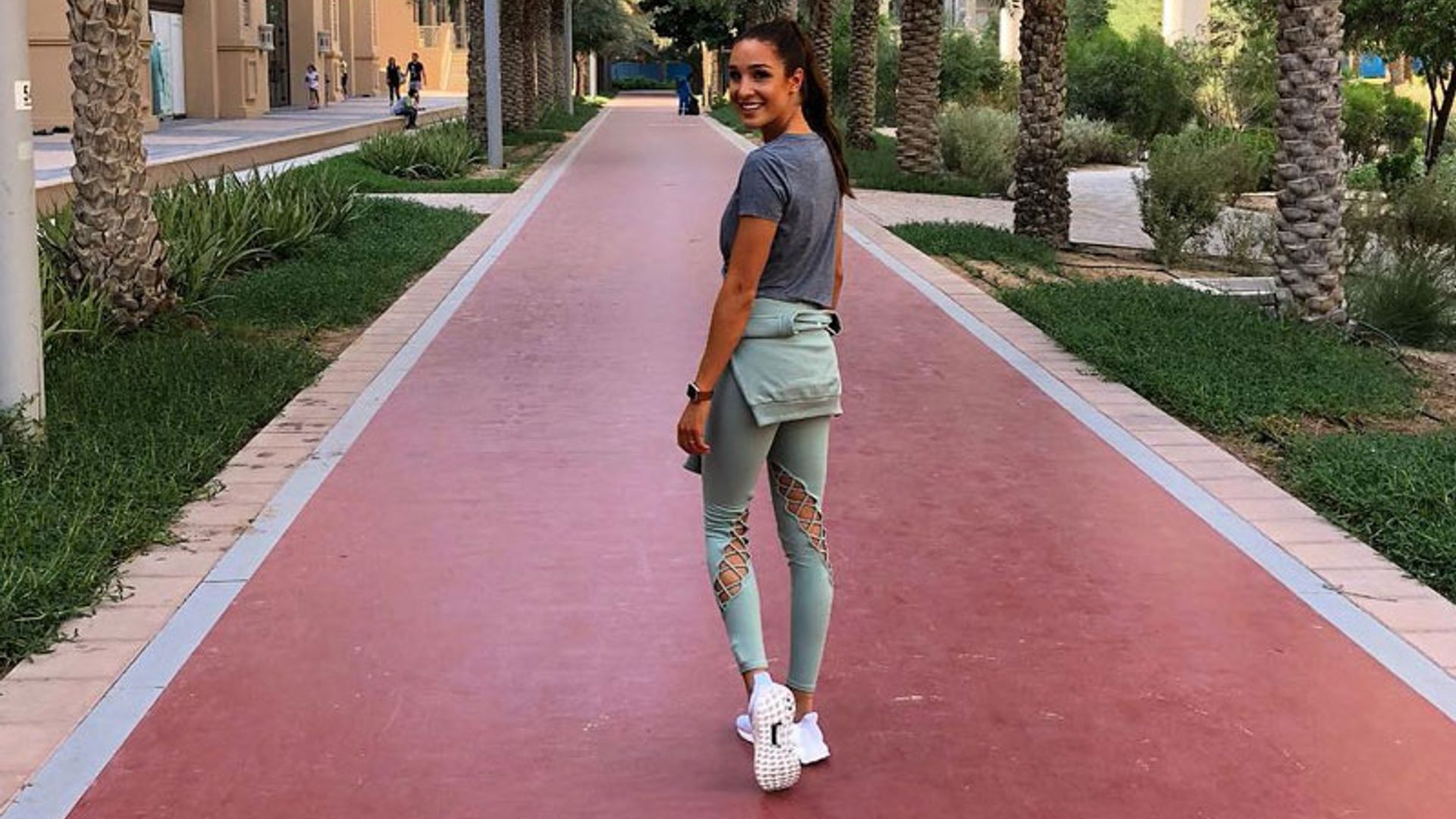 Entrevista a Kayla Itsines, la gurú del 'fitness' en la que creen 8 millones de mujeres