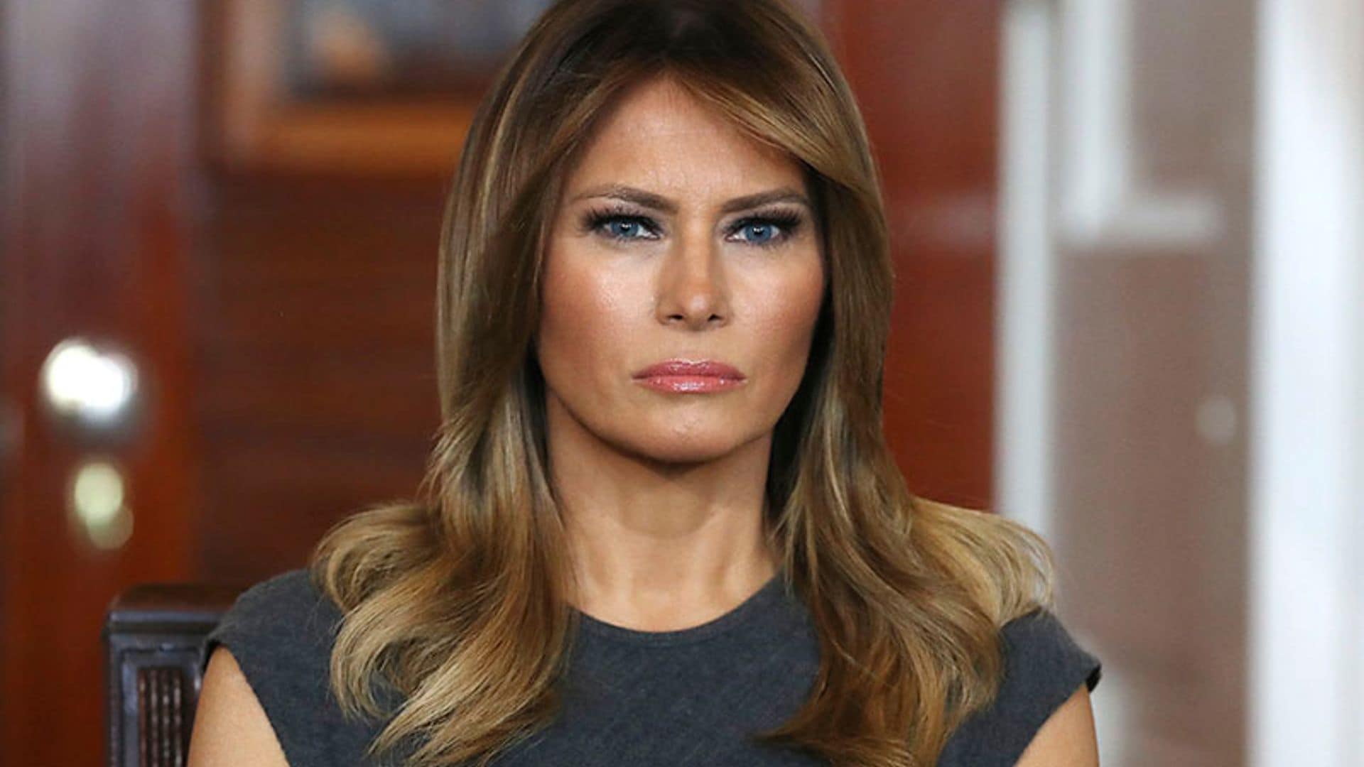 El maquillaje con truco de Melania Trump en sus looks de trabajo