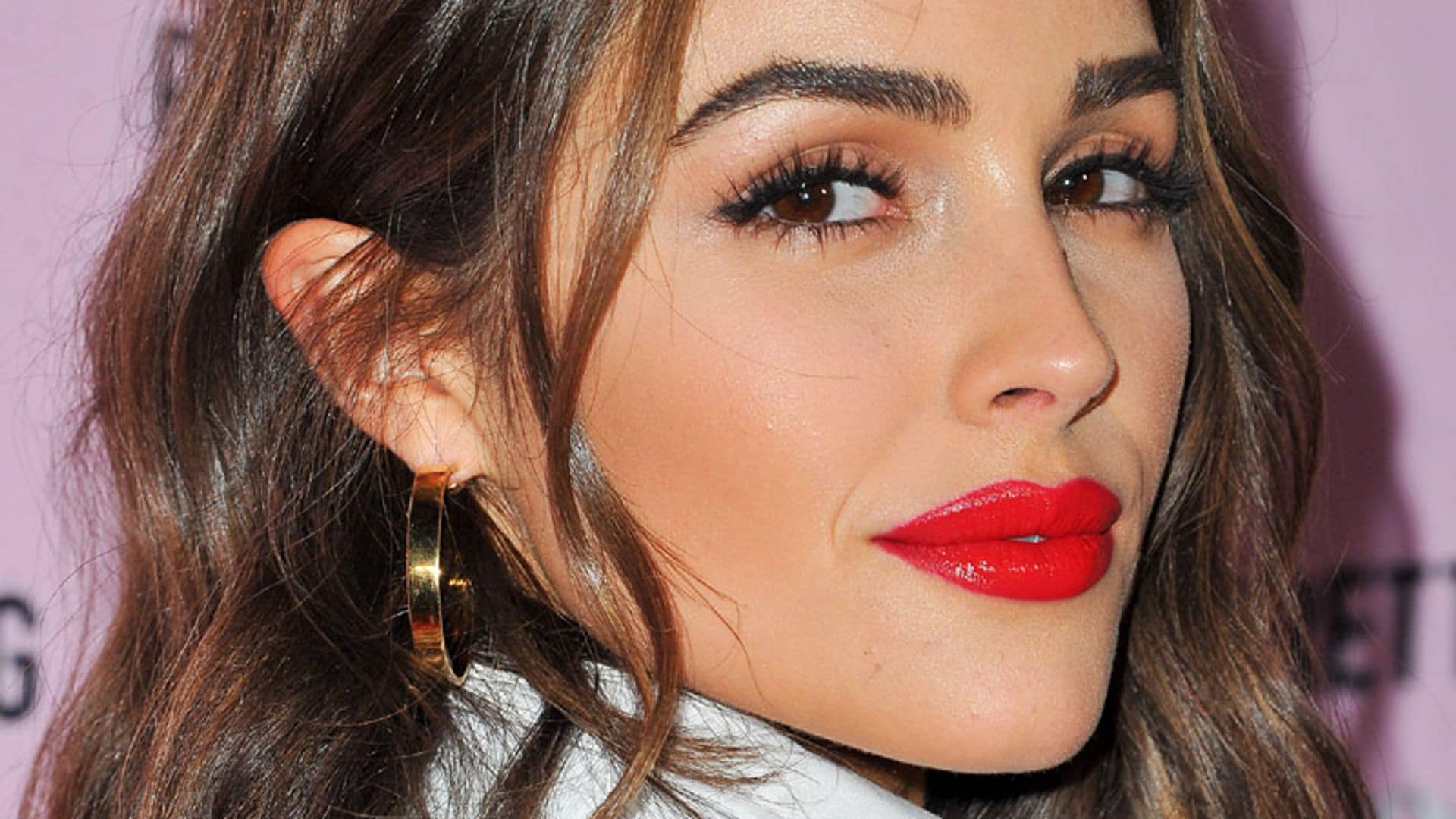 El truco de estilismo inesperado de Olivia Culpo hará que vuelvas a llevar la minifalda