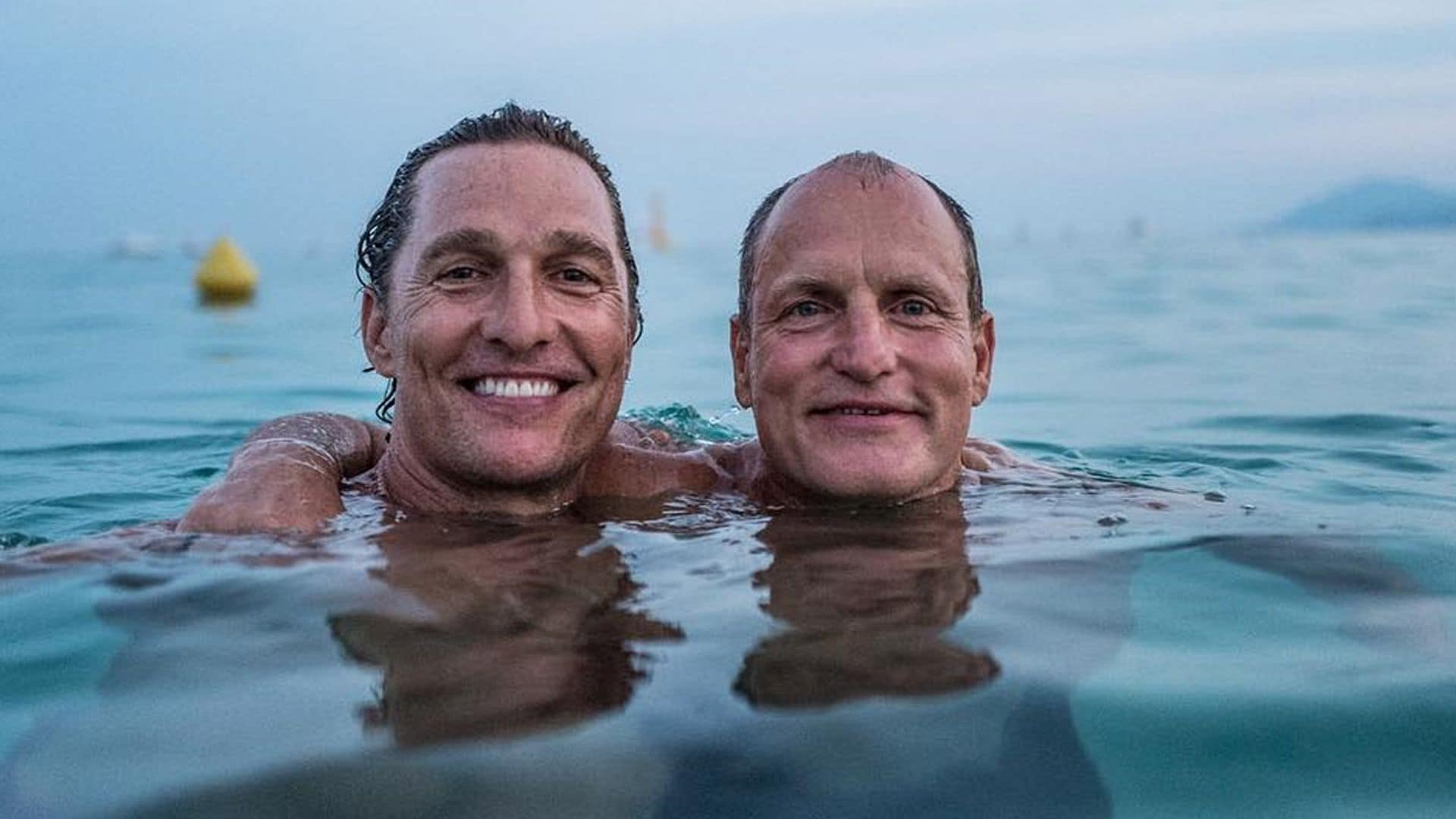 Woody Harrelson revela que se hará las pruebas de ADN para averiguar si Matthew McConaughey es su hermano