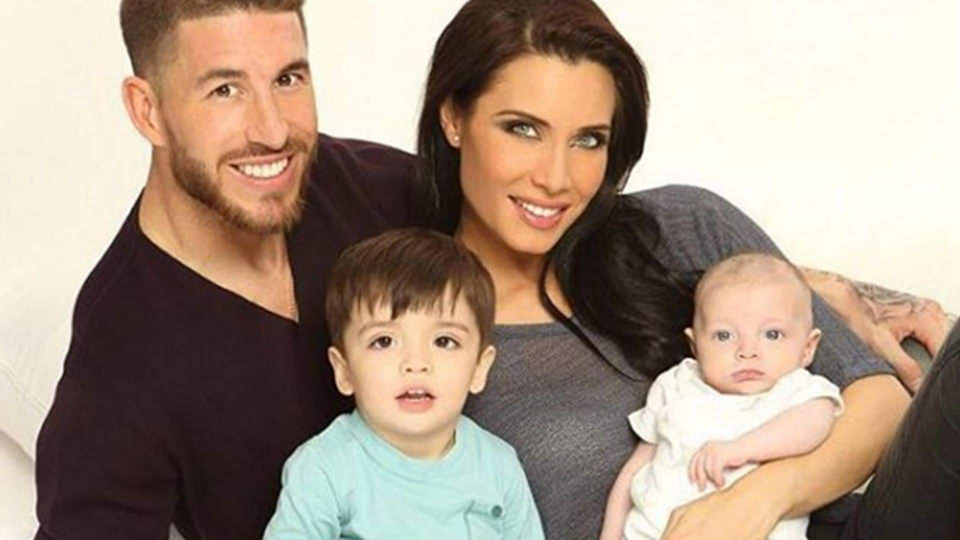 ¡La familia al completo! Pilar Rubio posa con los hombres de su vida