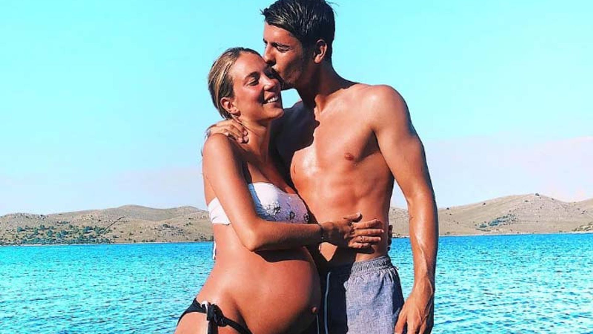 Álvaro Morata y Alice Campello, días de sol y playa en plena cuenta atrás para el nacimiento de sus mellizos