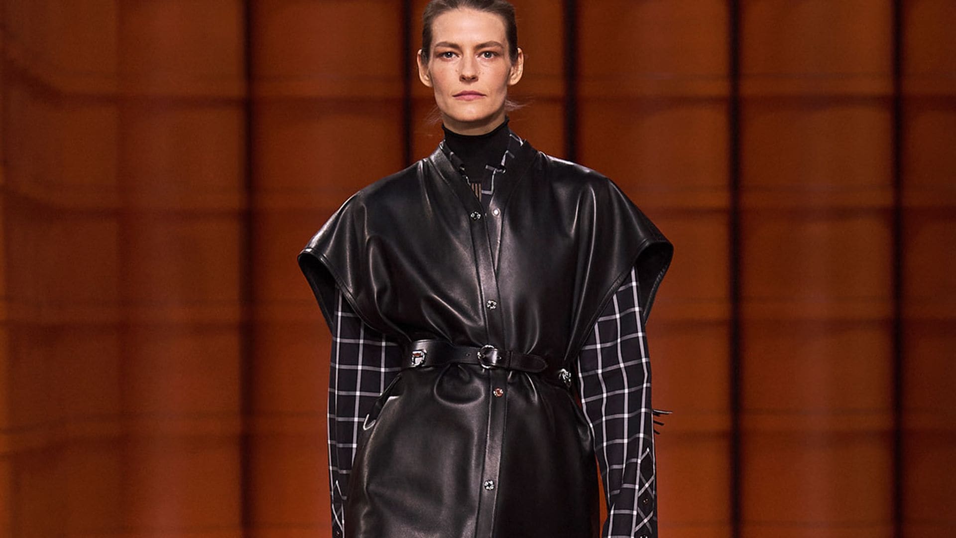 Sofisticación eterna: Hermès rechaza las tendencias pasajeras para el próximo otoño