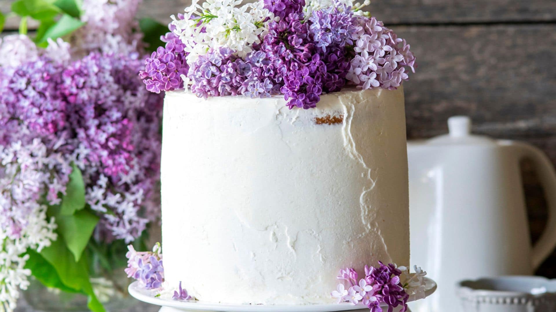 Tarta de chocolate blanco y lilas
