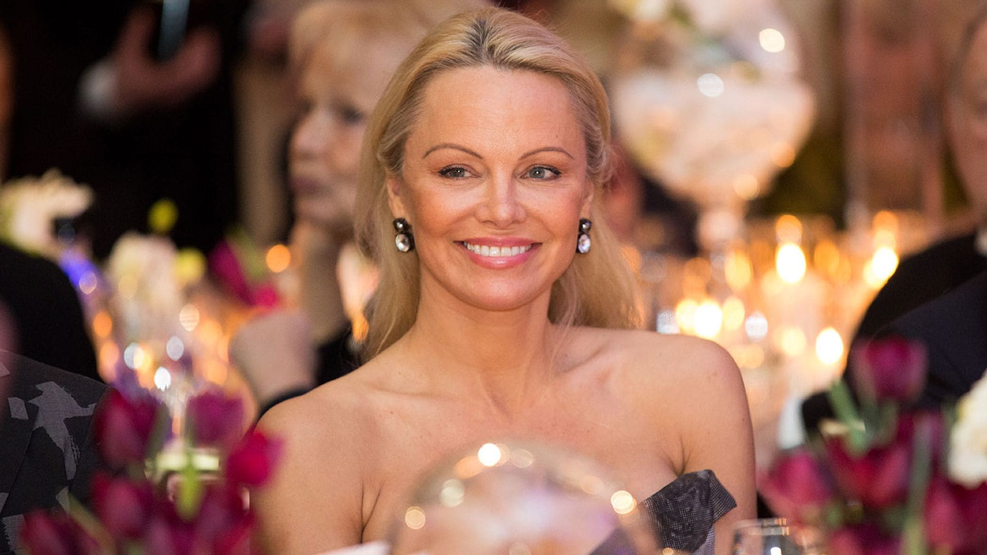 Pamela Anderson se separa de Jon Peters doce días después de casarse