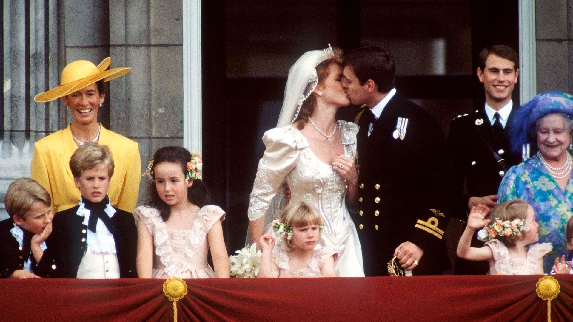 Sarah Ferguson beso de los duques de York en su boda