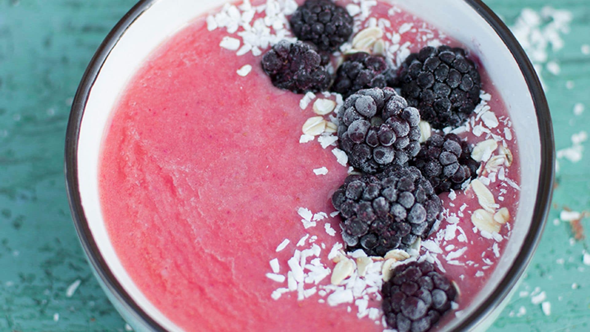 Batido de fresa y mora con leche de soja