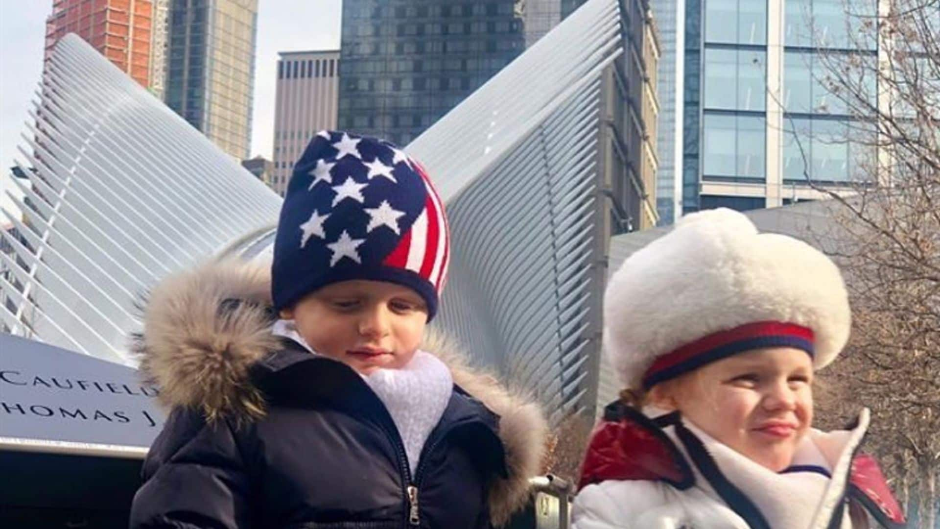 Jacques y Gabriella de Mónaco, como dos pequeños trotamundos, en su primer viaje a Nueva York