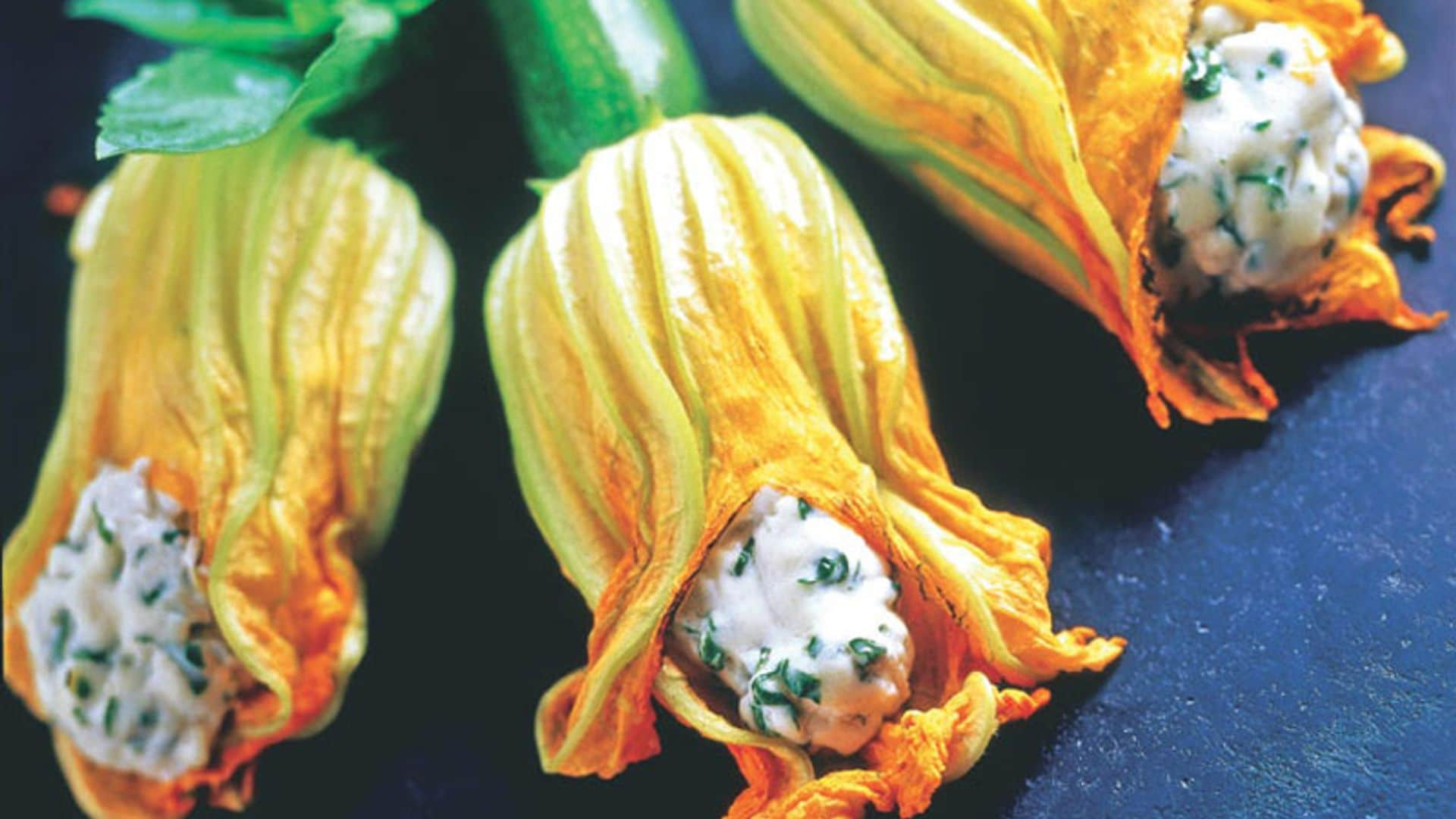 Flores de calabacín con rulos de parmesano