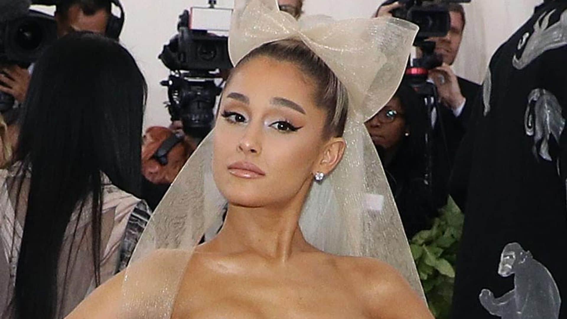 Ariana Grande se compromete con Pete Davidson tras apenas unas semanas de relación