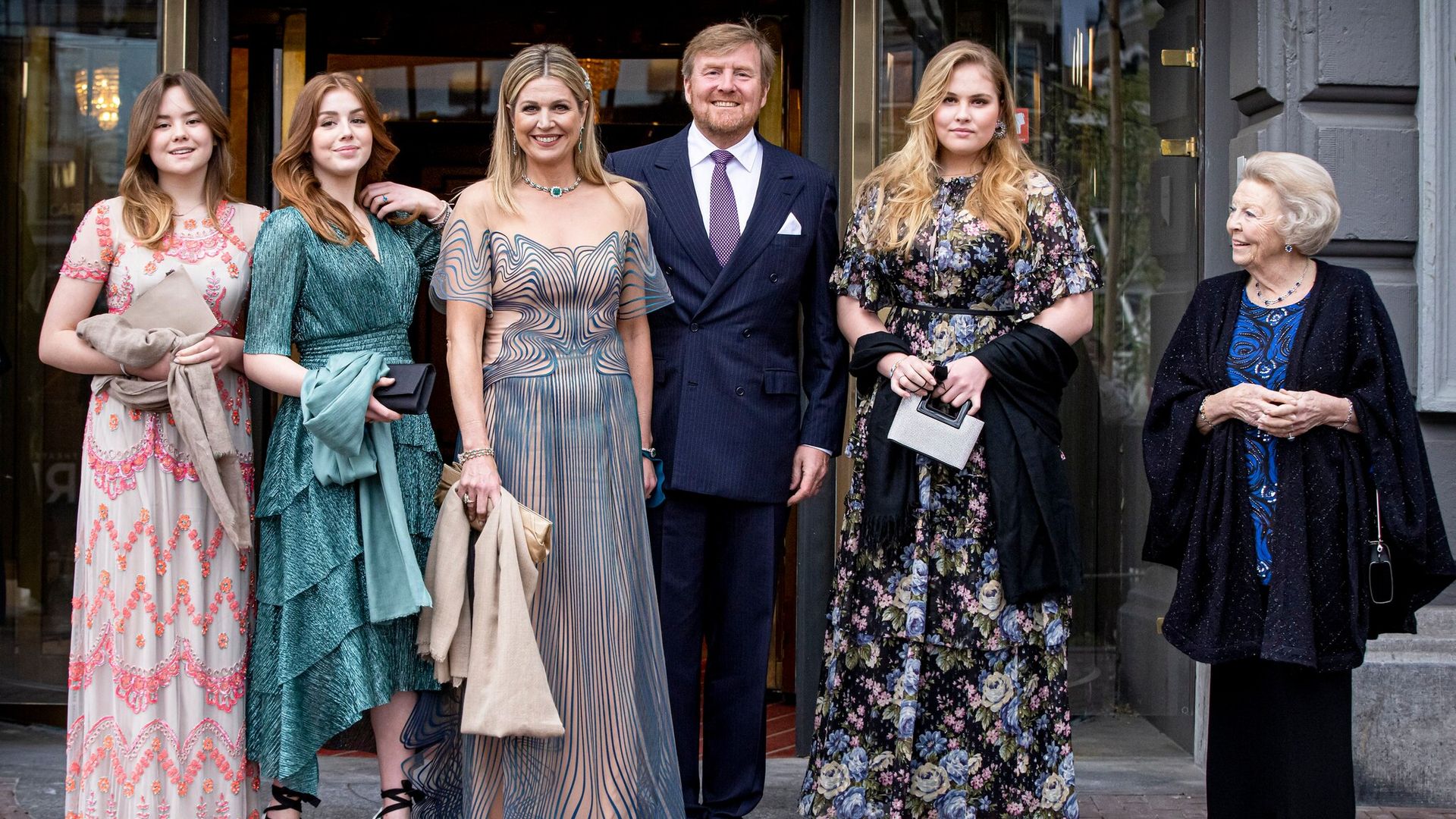 La espectacular postal de Máxima de Holanda junto a su familia por sus 50 años