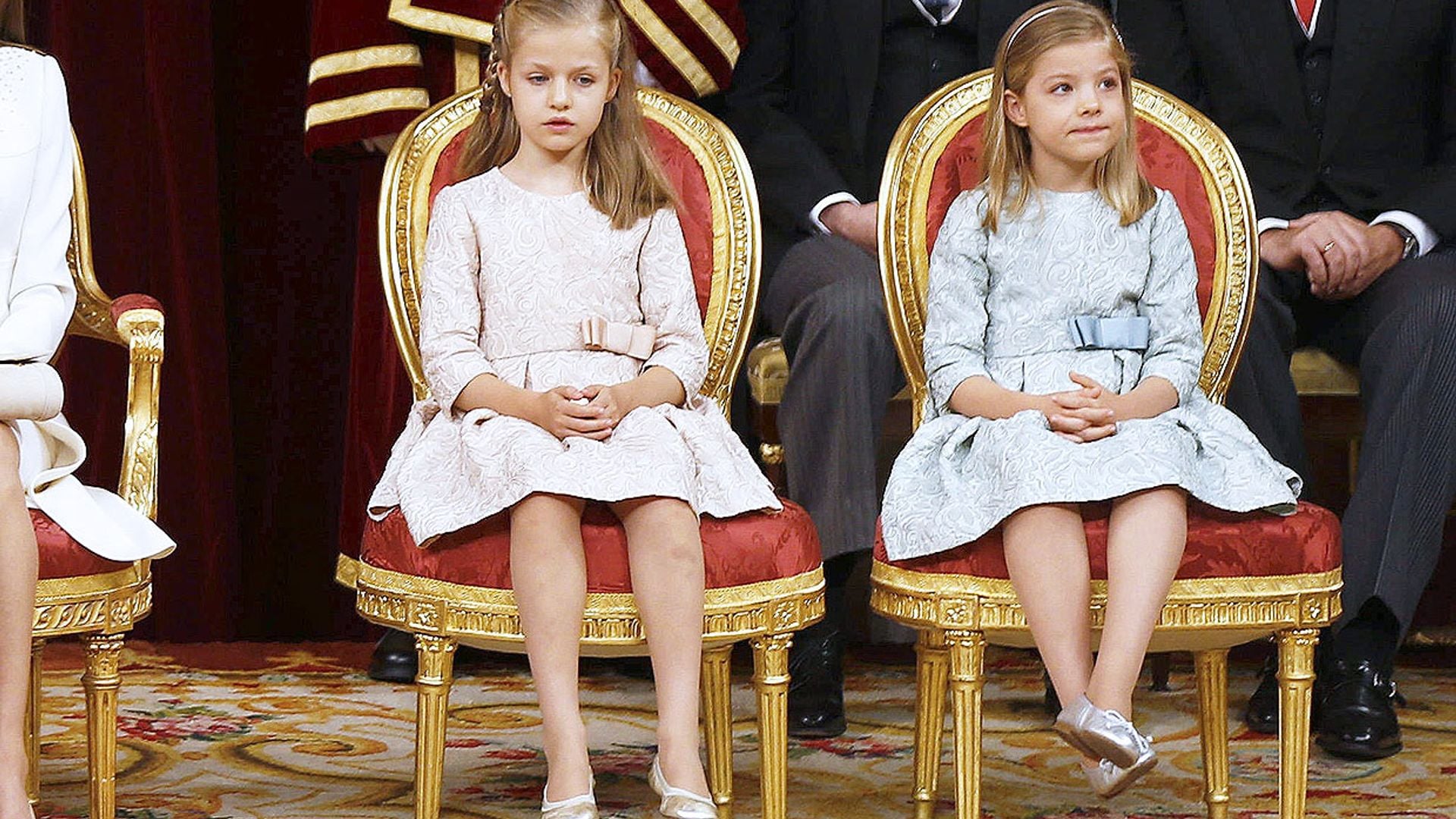 ¡Tú de rosa y yo de azul! ¿Has notado la conexión entre la princesa Leonor y la infanta Sofía?