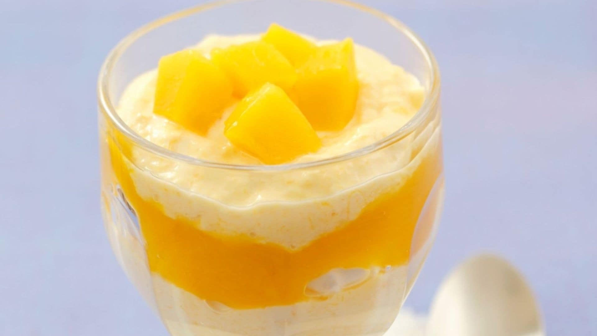 Postre fácil de mango y crema de limón