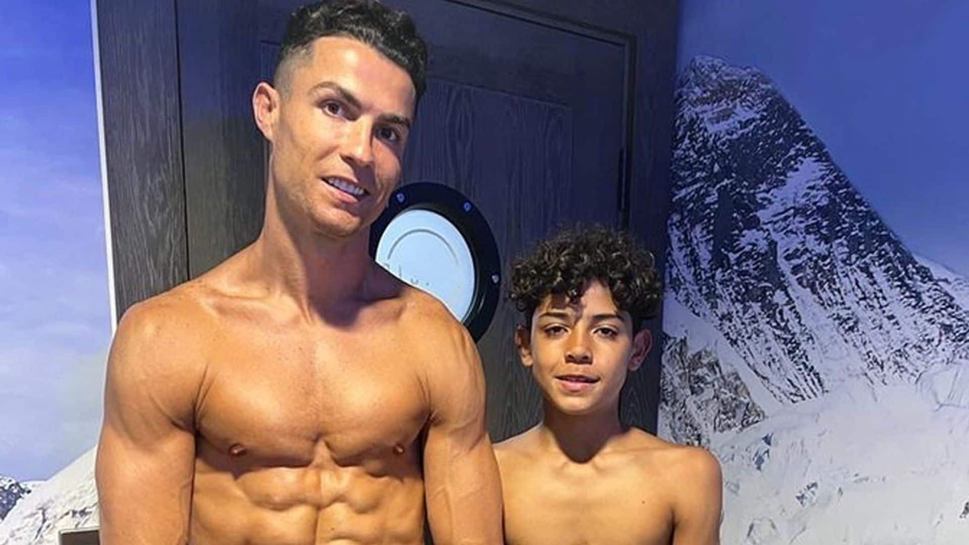 Cristiano Ronaldo Jr, de 11 años, igual que papá hasta en los abdominales