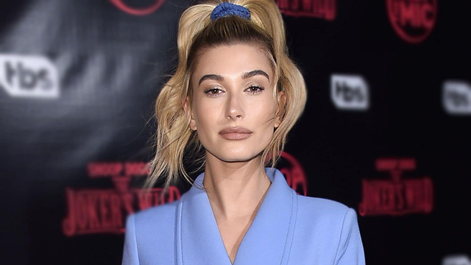 La chaqueta es el nuevo vestido, palabra de Hailey Baldwin