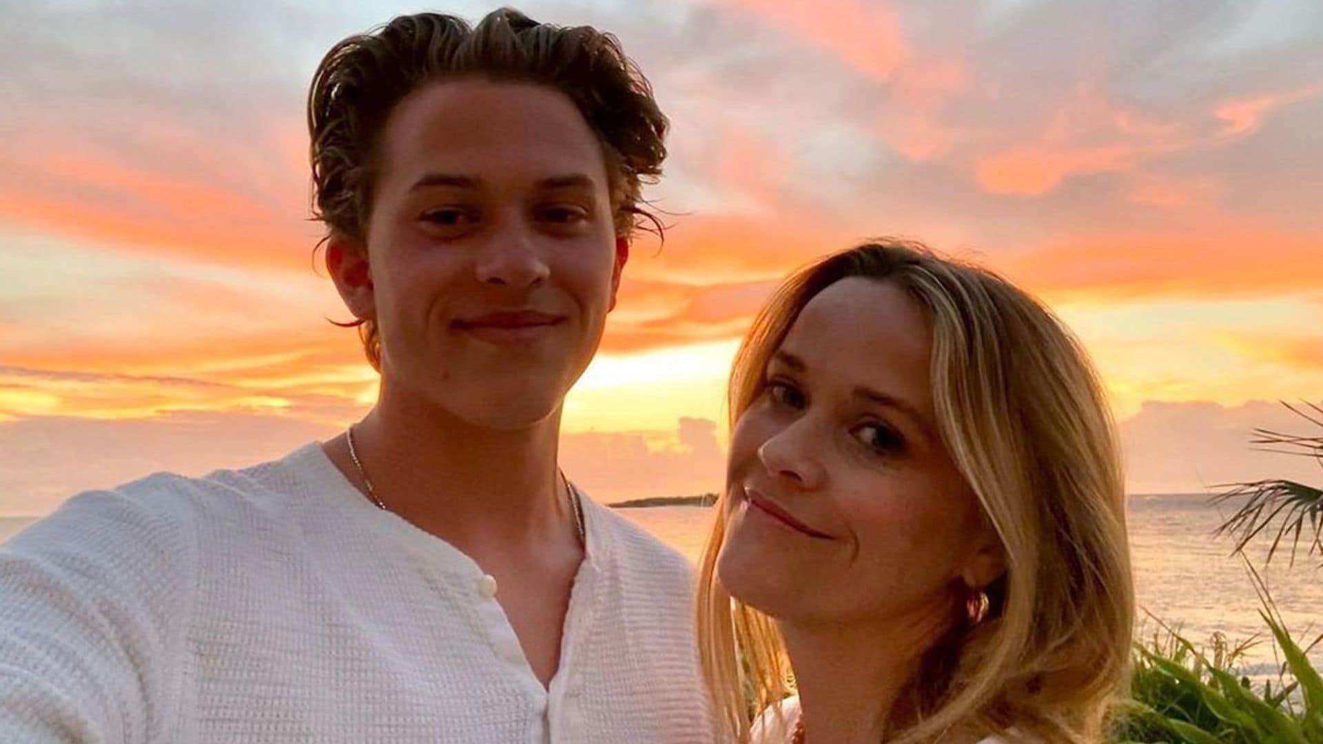 Productor musical, muy unido a su familia... así es Deacon, el hijo de Reese Witherspoon que ha cumplido 18 años