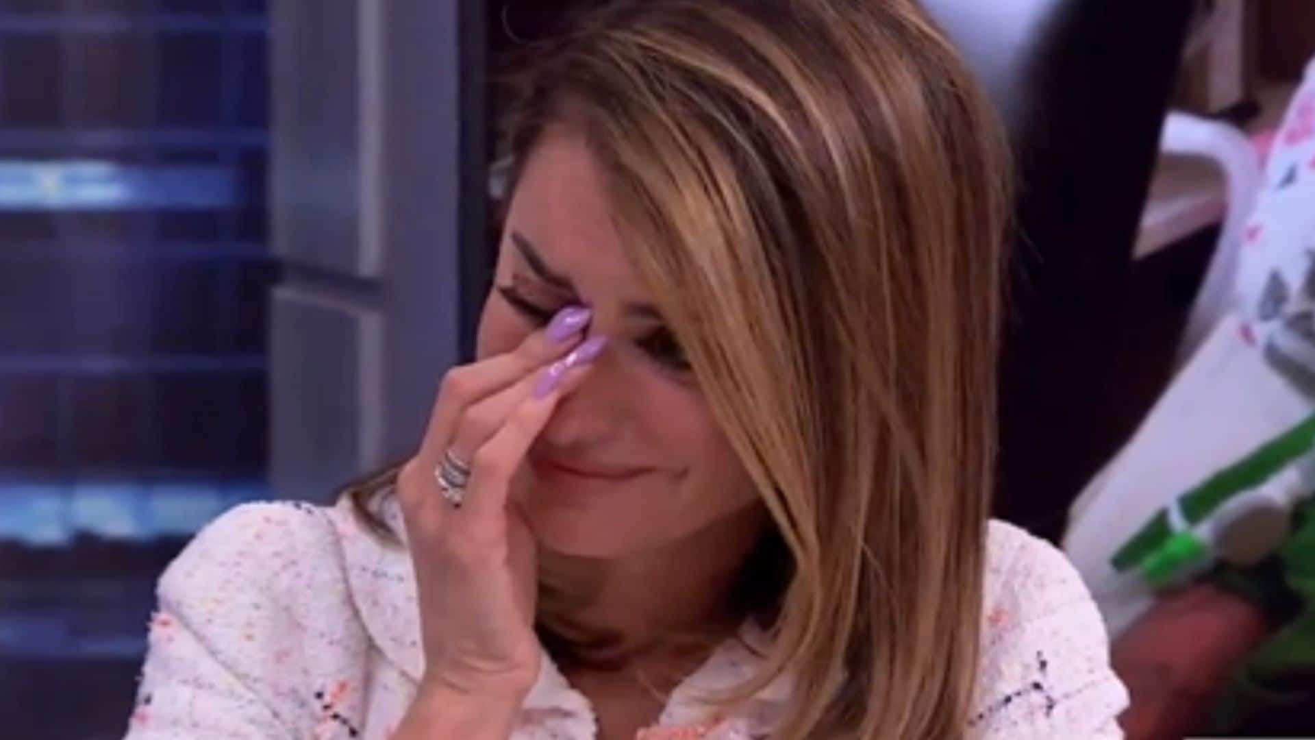 Las lágrimas de Penélope Cruz en 'El Hormiguero' al recibir la sorpresa de un amigo enfermo de ELA